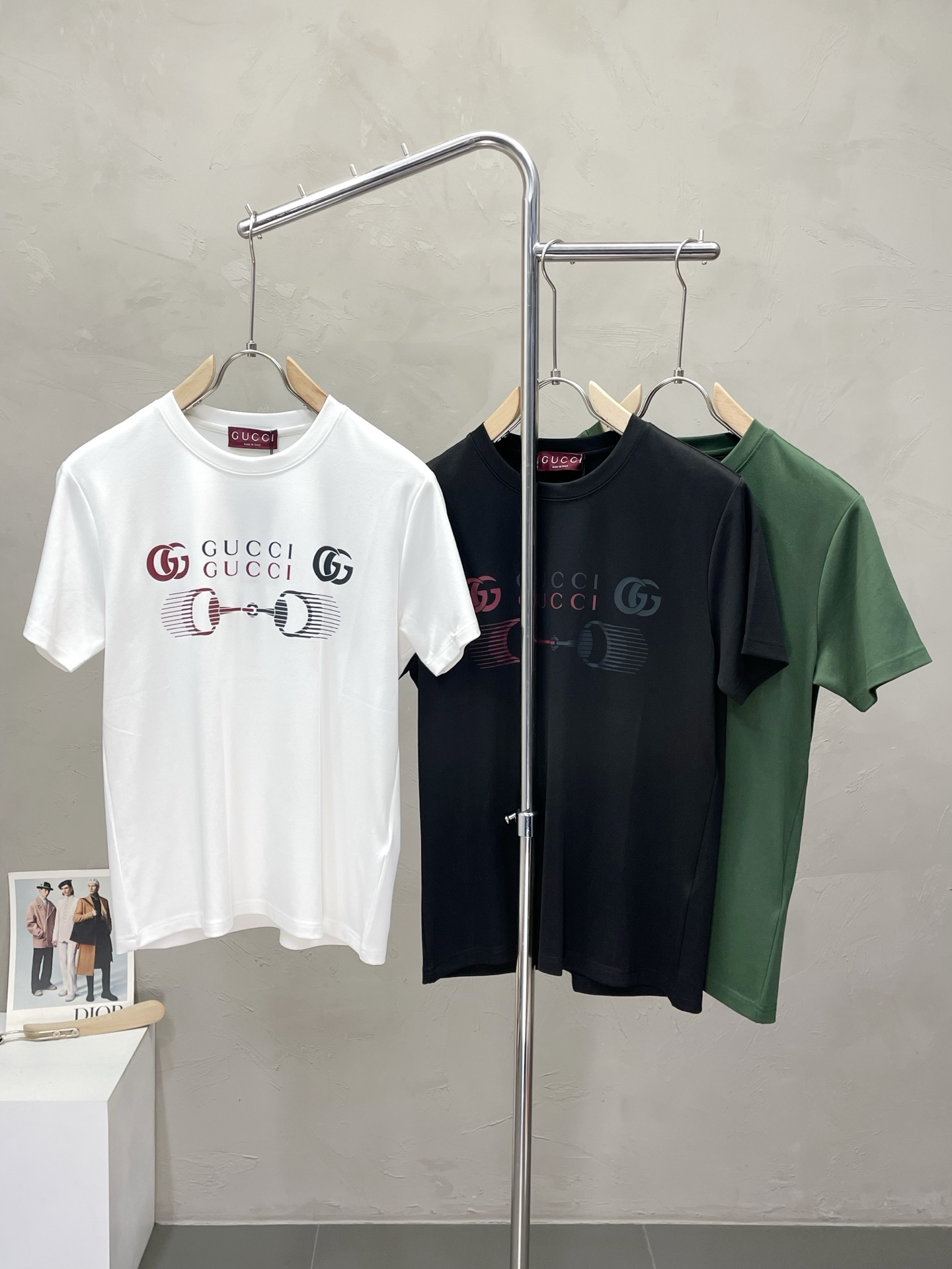 NO:531354,.Gucci exclusively offers new original single men's casual short sleeves, high-end customization, high-end version, fashionable and versatile imported fabric, super soft and delicate, skin-friendly and comfortable to wear, high-end boutique, OEM, fine-grained top body, very good, men's essential items, three standards, code M-3XL,,gucci,gucci,T-shirt,alexander wang19860909.Gucci古驰独家专供新款原单男士休闲短袖 高端定制 高端版本 时尚百搭爆款进口面料 手感超柔软细腻 穿着亲肤舒适 高端精品 代工厂精细做上身非常赞 男士必备单品 三标齐全 码数M-3XL,,gucci,gucci,T-shirt,alexander wang,Men's clothing
