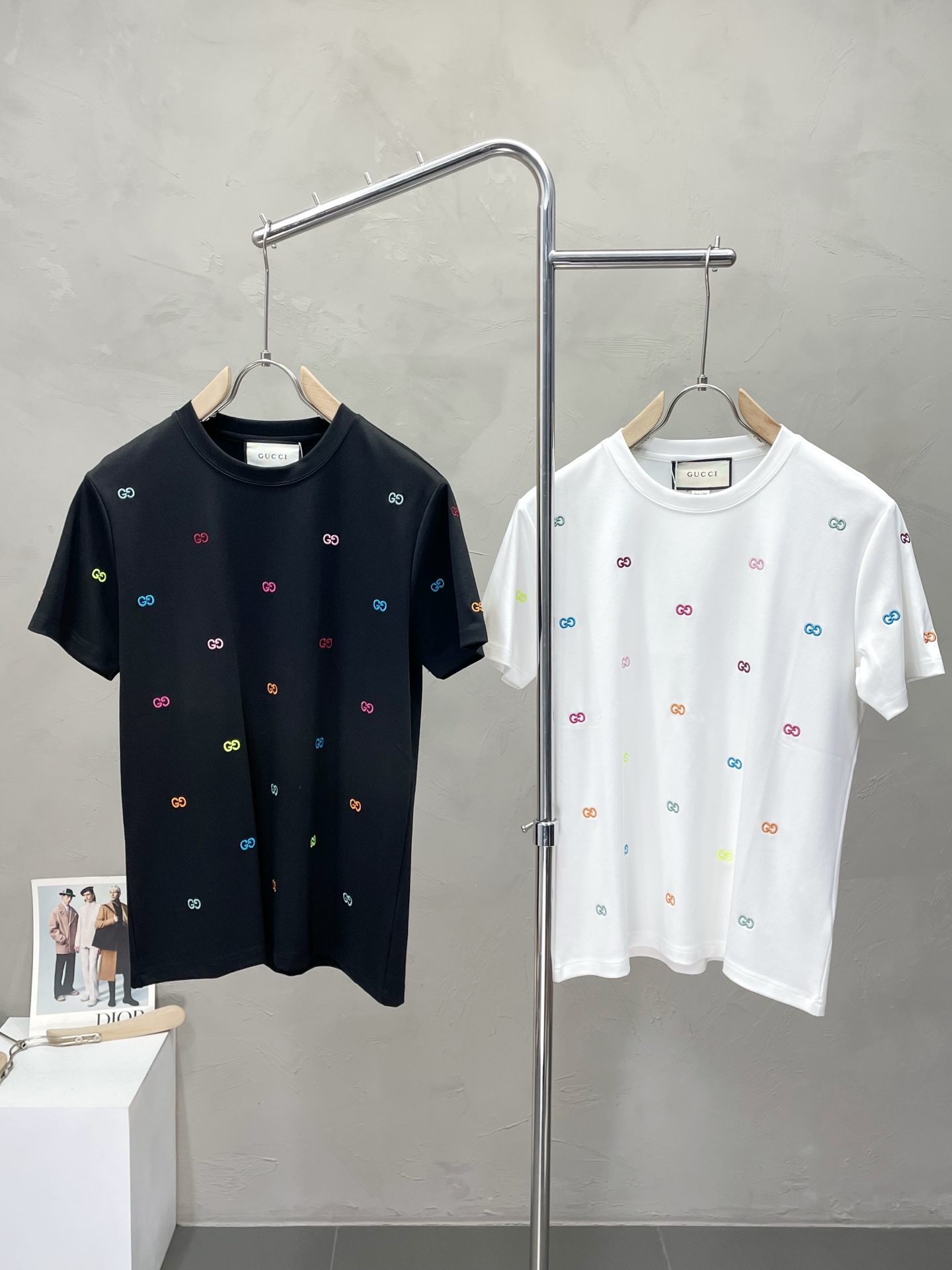 NO:531358,.Gucci exclusively offers new original single men's casual short sleeves, high-end customization, high-end version, fashionable and versatile imported fabric, super soft and delicate, skin-friendly and comfortable to wear, high-end boutique, OEM, fine-grained top body, very good, men's essential items, three standards, code M-3XL,,gucci,gucci,T-shirt,alexander wang19860909.Gucci古驰独家专供新款原单男士休闲短袖 高端定制 高端版本 时尚百搭爆款进口面料 手感超柔软细腻 穿着亲肤舒适 高端精品 代工厂精细做上身非常赞 男士必备单品 三标齐全 码数M-3XL,,gucci,gucci,T-shirt,alexander wang,Men's clothing