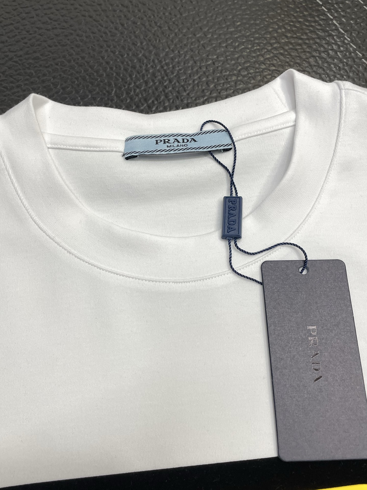 。Prada普拉达💥独家专供新款原单男士休闲短袖 高端定制 高端版本 时尚百搭爆款⚠️⚠️✨✨进口面料 