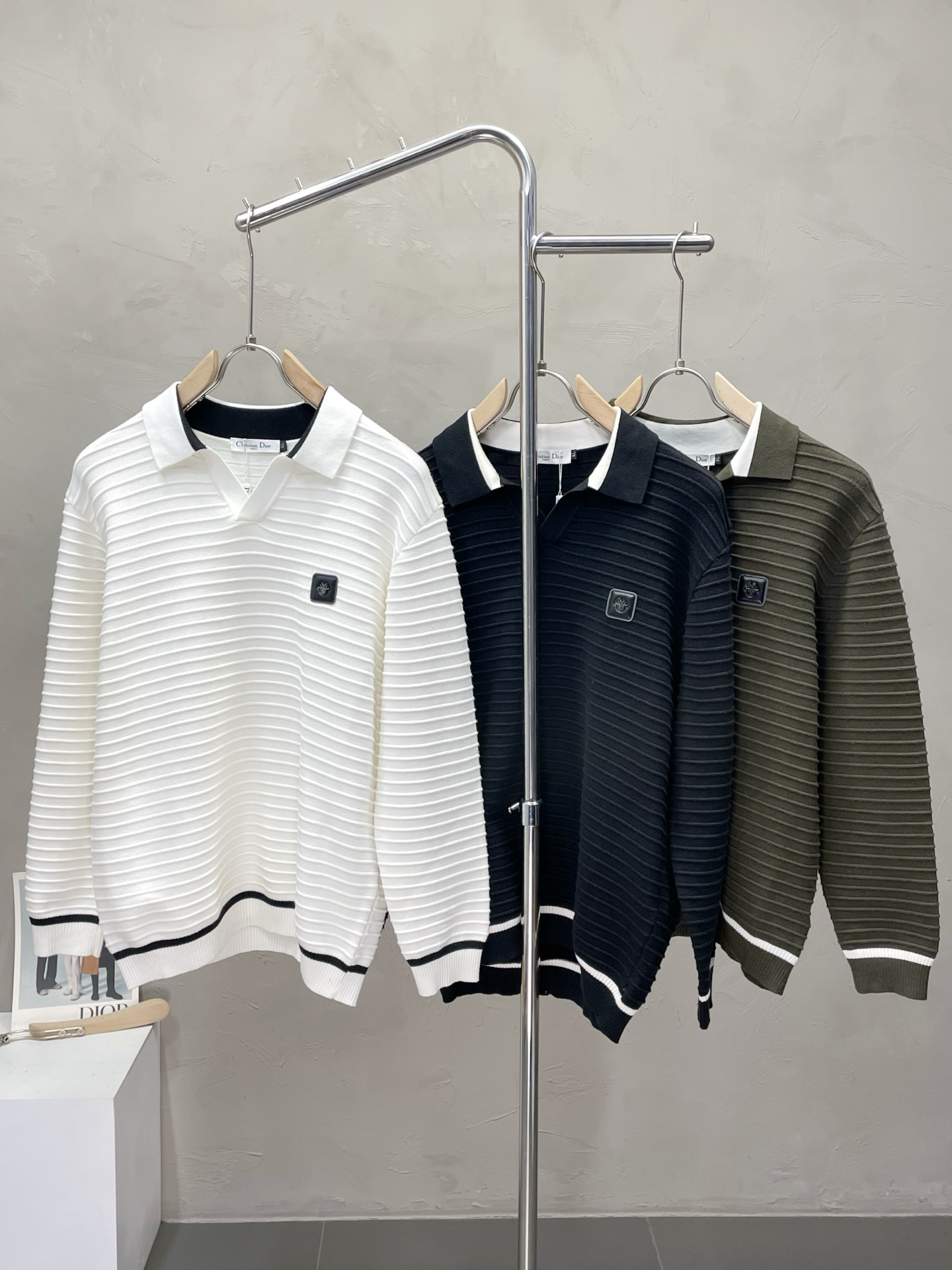 NO:531366,.Dior exclusively offers new original single men's casual autumn and winter sweater. High-end customization, high-end version, fashionable and versatile imported fabric, super soft and delicate, skin-friendly and comfortable to wear, high-end boutique, OEM, fine production, very good for the upper body, men's essential items, three standards, code M-4XL,,dior,dior,sweaters,alexander wang19860909.Dior迪奥独家专供新款原单男士休闲秋冬毛衣.高端定制 高版本 时尚百搭爆款进口面料 手感超柔软细腻 穿着亲肤舒适 高端精品 代工厂精细做上身非常赞 男士必备单品 三标齐全 码数M-4XL,,dior,dior,sweaters,alexander wang,Men's clothing