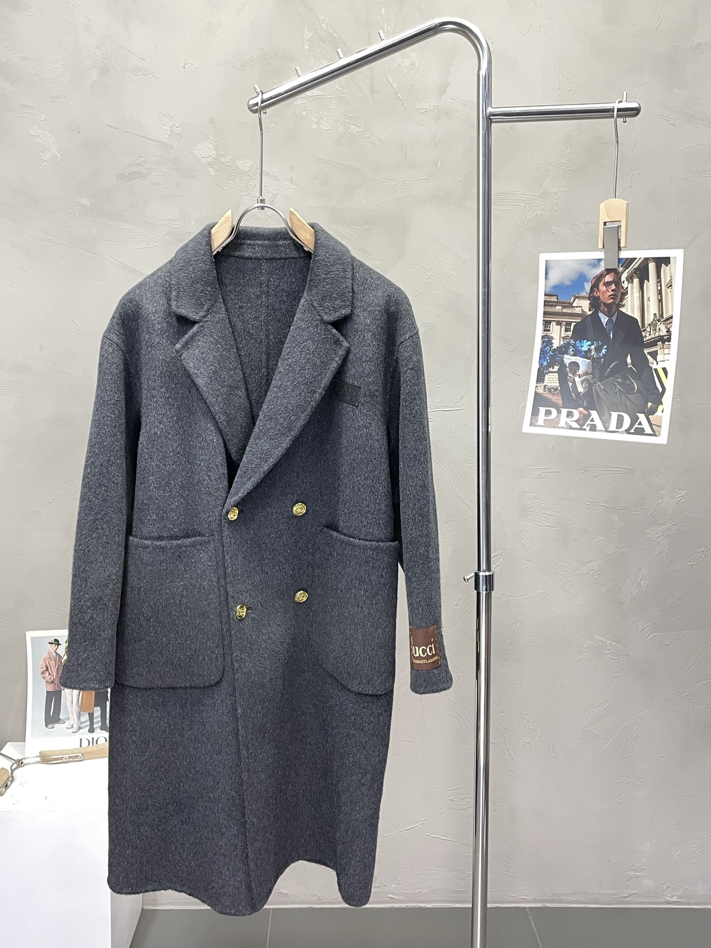 NO:571417,.Long coat - Gucci exclusively supplies the new original men's wool double-sided woolen coat. Long double-breasted classic woolen coat. Special channel supply. High-end goods official website counter synchronization. Simple and classic popular style. Simple, neat and refreshing business, quality workmanship details can withstand any form of inspection. It is definitely produced by a major factory. It presents a brand new look and gives you a unique upper body experience!  All have gone through a strict selection process, original custom-made buttons, simple, elegant and versatile styles. The upper body is elegant and handsome, giving you a brand new sense of sight!  The appearance is incomparable, the details are in place, the upper body is not picky, and it is a must-have. Size S-2XL (too large),, gucci, gucci, jackets & coats, alexander wang19860909.长款大衣-Gucci古驰独家专供新款原单男士羊毛双面呢大衣长款双排扣经典毛呢外套渠道特供 高端货官网柜台同步 简约经典大爆款.简洁利落又清爽商务,品质做工细节经得起任何形式检验,绝对大厂代工出品 呈现一种焕然一新,赋予你与众不同的上身体验！均经过严格的挑选工序,原版定制纽扣,简约大方百搭款 上身优雅帅气,焕然一新的即视感！品相无敌,细节都很到位,上身不挑人,必入的自留款. 码数S-2XL（偏大）,,gucci,gucci,jackets & coats,alexander wang,Men's clothing