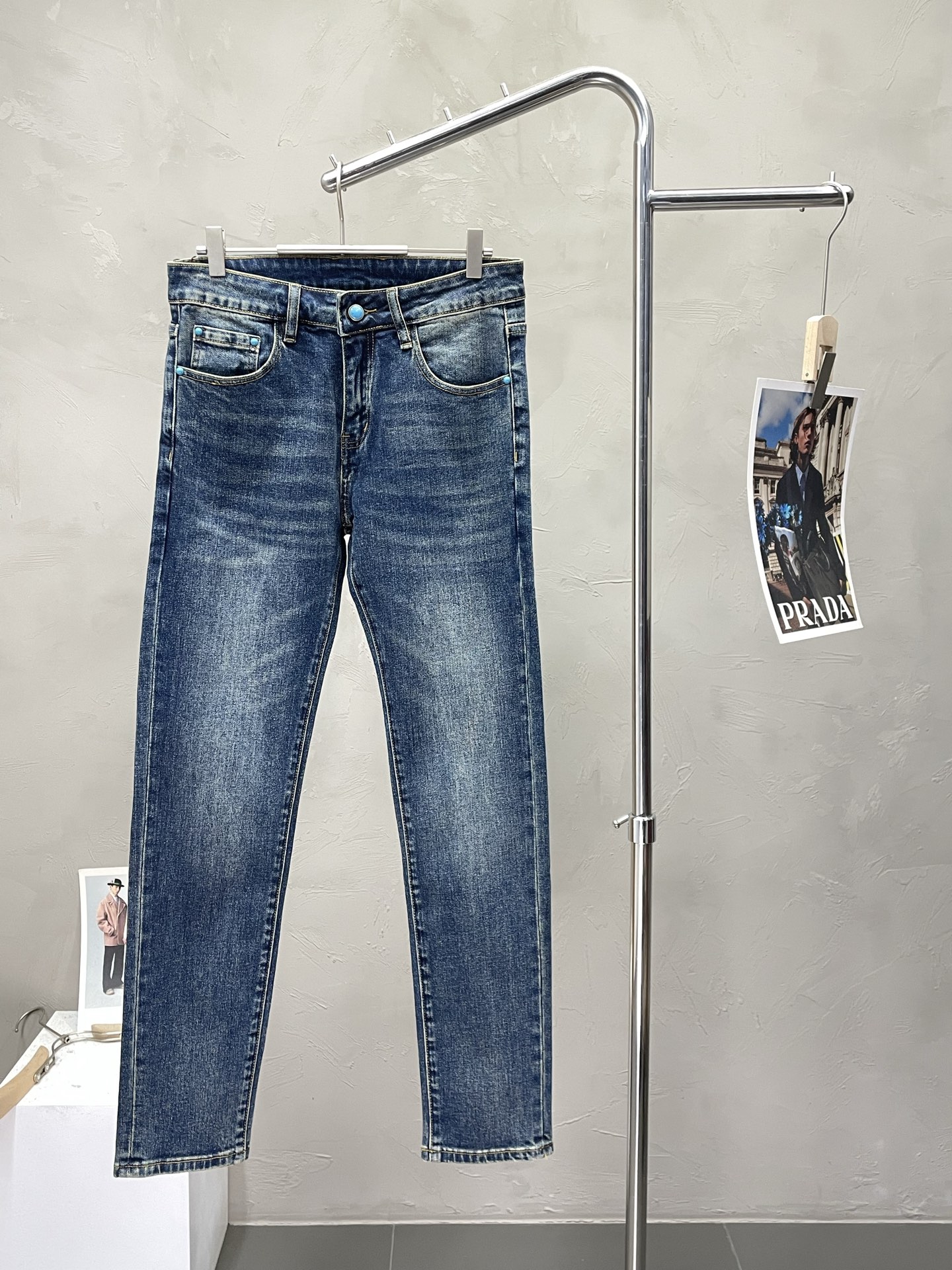 NO:548787,.Louis Vuitton exclusively offers the new high-end version of casual jeans. Customized counter fabrics are breathable and comfortable, impeccable details, and the brand element design concept reflects high quality. The feel is delicate and soft!  It is casually cut, with a great upper body style!  28-38, louis vuitton,louis vuitton,jeans,alexander wang19860909.Louis Vuitton路易威登独家专供新款休闲牛仔裤高端版本 专柜定制面料 透气舒适度高,细节无可挑剔,品牌元素设计理念,体现高品质.手感细腻柔软！呈现休闲裁剪,上身版型超赞！码数28-38,,louis vuitton,louis vuitton,jeans,alexander wang,Men's clothing