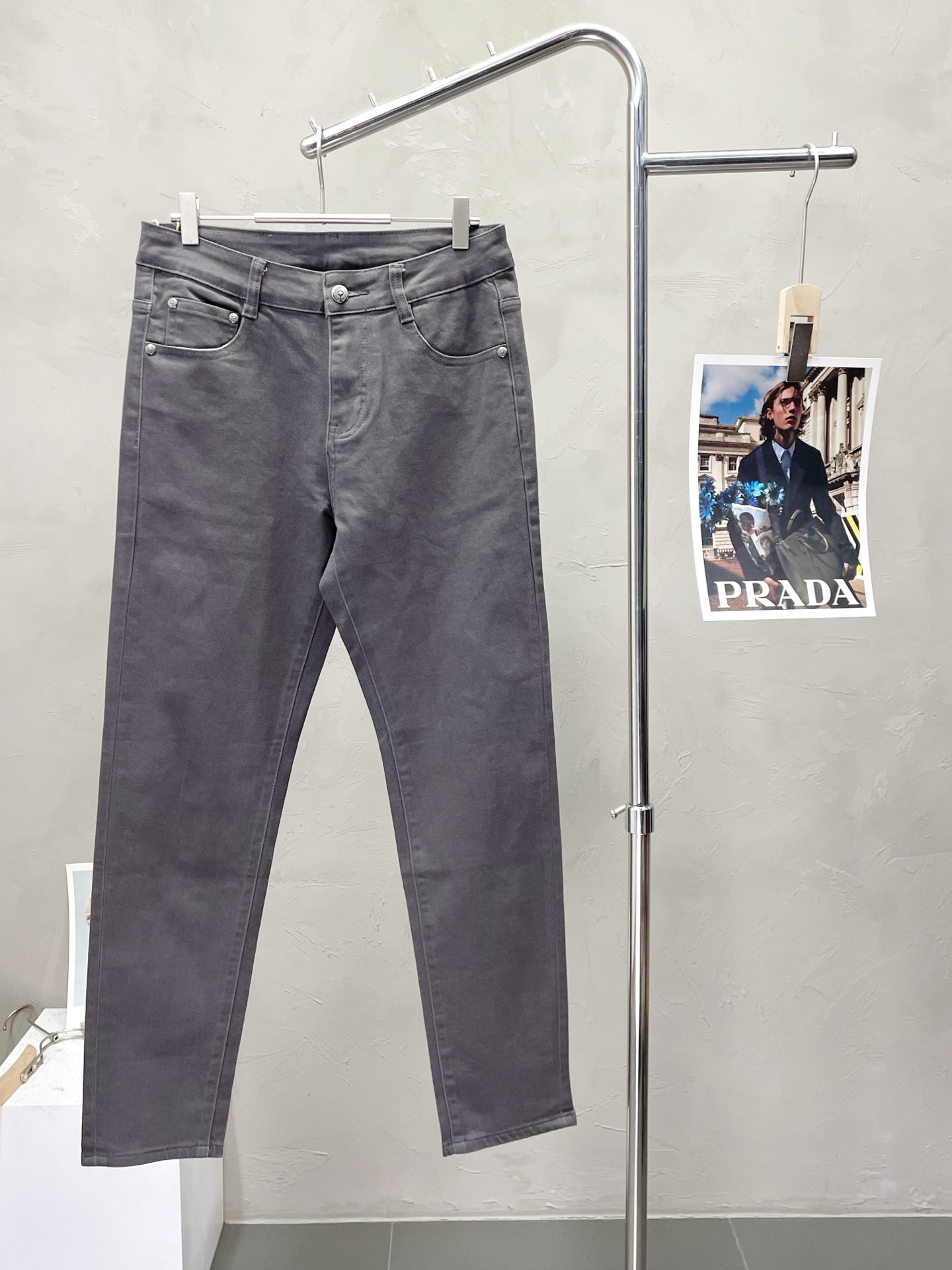 NO:563919,.Chrome Hearts exclusively provides high-end versions of new casual jeans. Customized fabrics at the counter. Highly breathable and comfortable, with impeccable details. The brand element design concept embodies high quality. It feels delicate and soft!  It presents a casual cut and the upper body shape is awesome!  Code number 28-38,,chrome hearts,chrome hearts,jeans,alexander wang19860909.Chrome Hearts克罗心独家专供新款休闲牛仔裤高端版本 专柜定制面料 透气舒适度高,细节无可挑剔,品牌元素设计理念,体现高品质.手感细腻柔软！呈现休闲裁剪,上身版型超赞！码数28-38,,chrome hearts,chrome hearts,jeans,alexander wang,Men's clothing