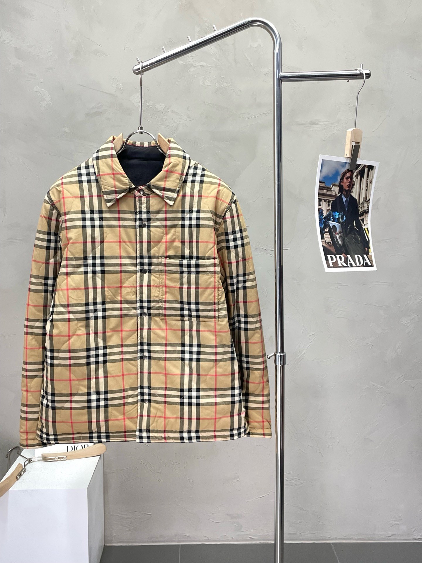 NO:539790,.Burberry exclusively offers the latest fashionable autumn and winter cotton jackets, plaid double-sided cotton jackets, classic jackets with a strong sense of design and appearance, and the quality is even more unscrupulous. You can buy them directly, which is not to be mistaken for high-end products! Through the detailed pictures, you can feel its powerful aura, and the effect of gathering and keeping warm is significant. There is no need to worry about the chill at all! It is both fashionable and functional, and the whole style looks more luxurious and elegant! Size S-XL, burberry, burberry, jackets & coats, jackets & coats, alexander wang19860909.Burberry巴宝莉独家专供最新时尚秋冬棉服夹克 格纹双面穿棉服 经典设计感与颜值爆棚的外套,品质更是无法挑剔品控可以直接入手,不容过错的高端臻品！通过细节图片便可感受到它强悍的气场,聚温保暖效果显著,完全不用担心会有一点寒意！时尚与功能性兼备,整款显得更加的奢华大气！ 尺码S-XL,,burberry,burberry,jackets & coats,jackets & coats,alexander wang,Men's clothing