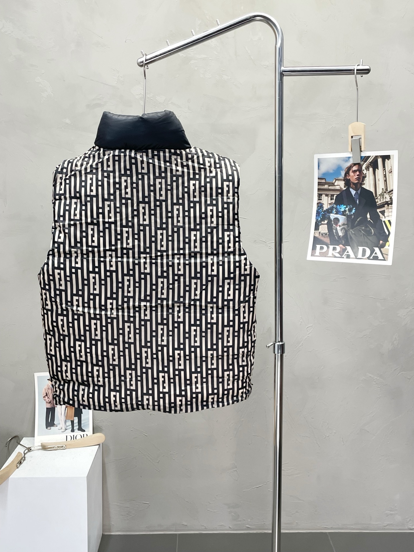 。羽绒服-FENDI芬迪💥独家专供秋冬新款高领羽绒马甲，印花双面穿羽绒马甲 贸易公司渠道稀出，降温天气必