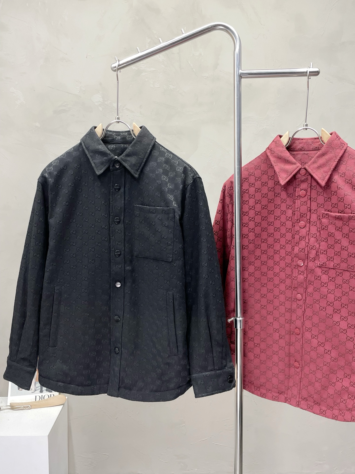 。羽绒服- Gucci古驰💥独家专供新款翻领羽绒服。提花logo满印羽绒夹克。贸易公司渠道稀出，降温天气