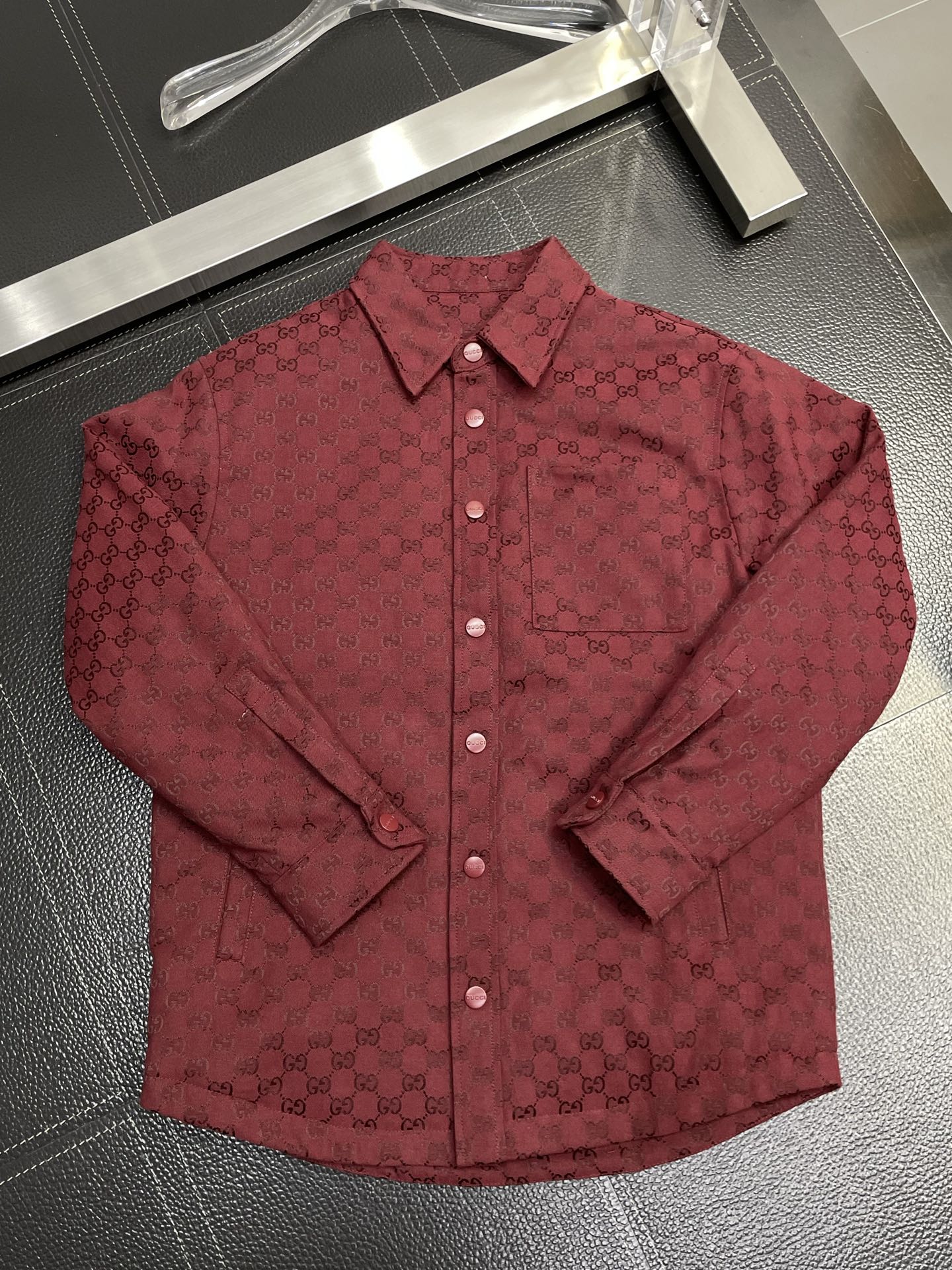 。羽绒服- Gucci古驰💥独家专供新款翻领羽绒服。提花logo满印羽绒夹克。贸易公司渠道稀出，降温天气