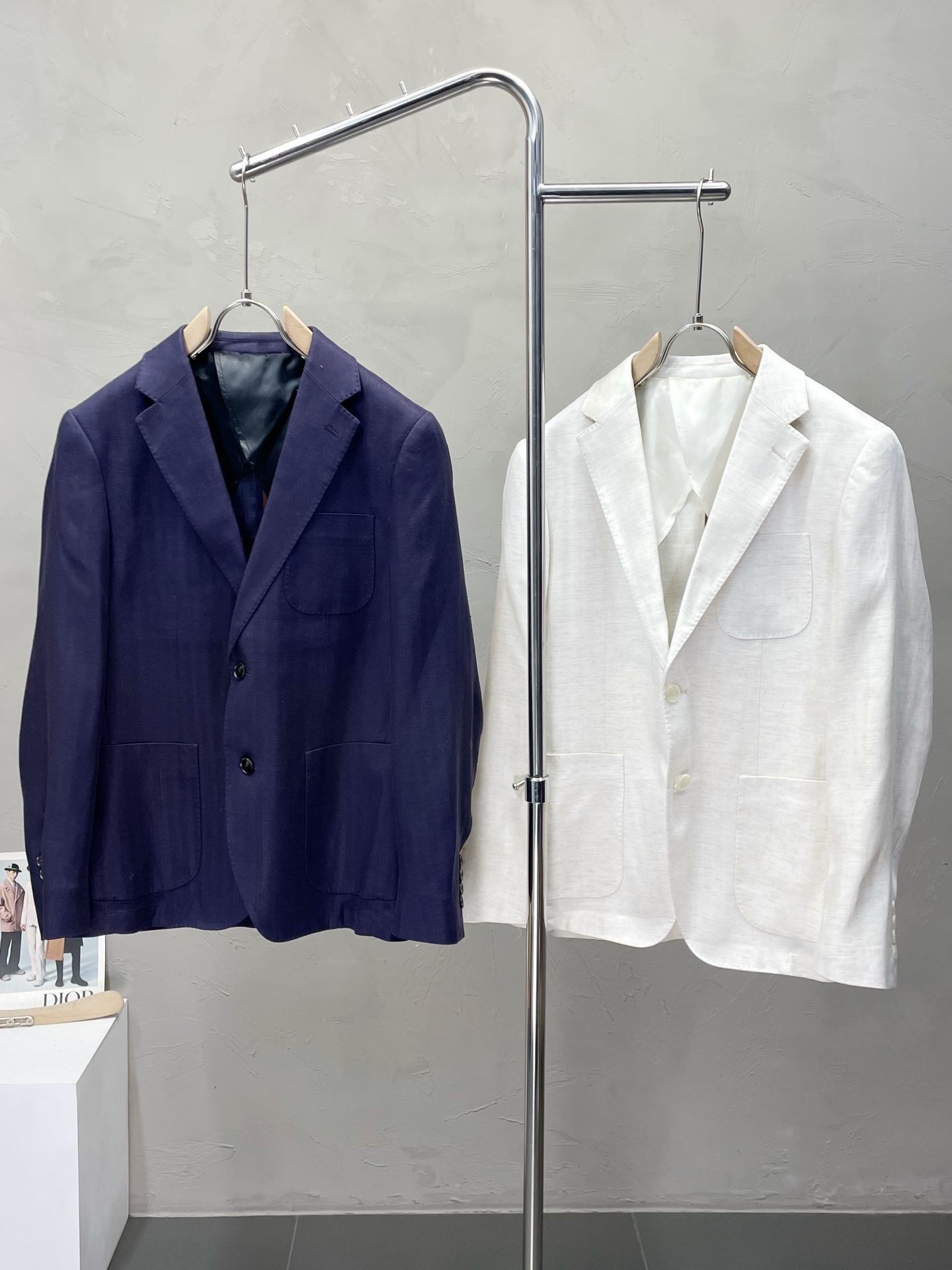 。lP🆕-Loro Piana诺悠翩雅💥独家专供新品时尚休闲西服。进口原版亚麻面料，柔软舒适，上身舒适透