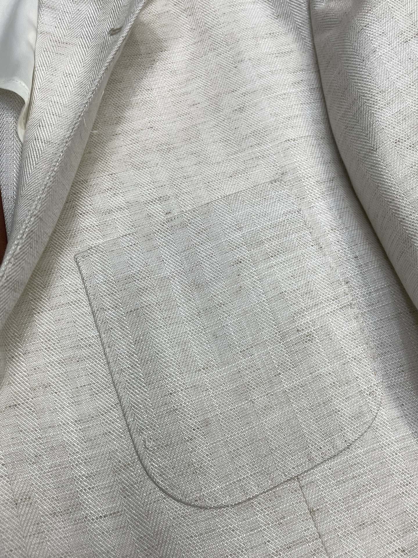 。lP🆕-Loro Piana诺悠翩雅💥独家专供新品时尚休闲西服。进口原版亚麻面料，柔软舒适，上身舒适透