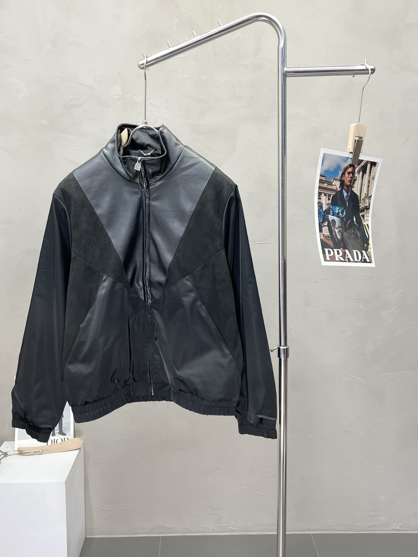 NO:539764,.Louis Vuitton exclusively offers new original single men's casual jackets, breathable and comfortable, high-end customization, high-end version, fashionable and versatile imported fabrics, super soft and delicate, skin-friendly and comfortable to wear, high-end boutique, OEM, fine-made top-body, very good, men's essential items, three standards, complete code M-3XL,,louis vuitton,louis vuitton,jackets & coats,alexander wang19860909.Louis Vuitton路易威登独家专供新款原单男士休闲夹克 透气舒适 高端定制 高版本 时尚百搭爆款进口面料 手感超柔软细腻 穿着亲肤舒适 高端精品 代工厂精细做上身非常赞 男士必备单品 三标齐全 码数M-3XL,,louis vuitton,louis vuitton,jackets & coats,alexander wang,Men's clothing