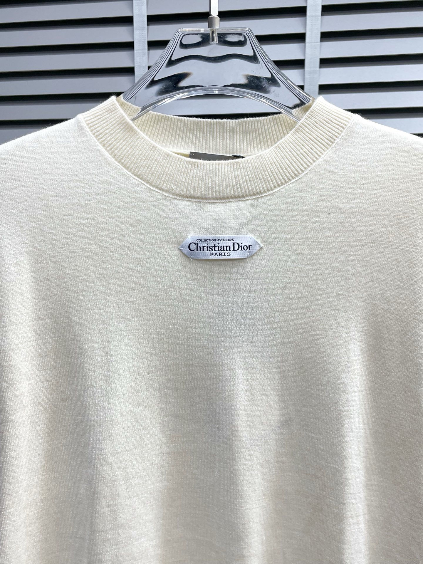 。Dior迪奥💥独家专供最新时尚针织衫 经典设计感与颜值爆棚的外套，品质更是无法挑剔品控可以直接入手，不