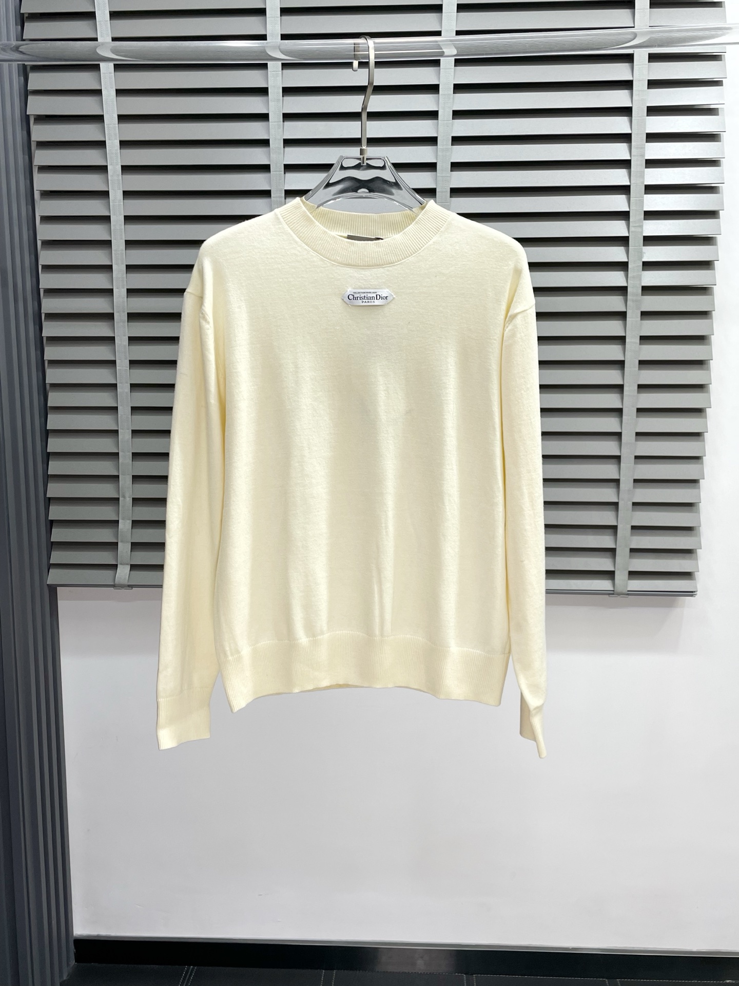 NO:540841,.Dior exclusively offers the latest fashionable sweaters. A jacket with a classic design and great appearance. It is even more difficult to pick and control. You can buy it directly. It is a high-end quality product that cannot be missed! Through the detailed pictures, you can feel its powerful aura, and the warm-concentration effect is significant, so you don’t have to worry about the chill at all! It is both fashionable and functional, and the whole style looks more luxurious and elegant! Size S-XL, Dior, Dior, Jackets & coats, Alexander wang19860909.Dior迪奥独家专供最新时尚针织衫 经典设计感与颜值爆棚的外套,品质更是无法挑剔品控可以直接入手,不容过错的高端臻品！通过细节图片便可感受到它强悍的气场,聚温保暖效果显著,完全不用担心会有一点寒意！时尚与功能性兼备,整款显得更加的奢华大气！ 尺码S-XL,,dior,dior,jackets & coats,alexander wang,Men's clothing