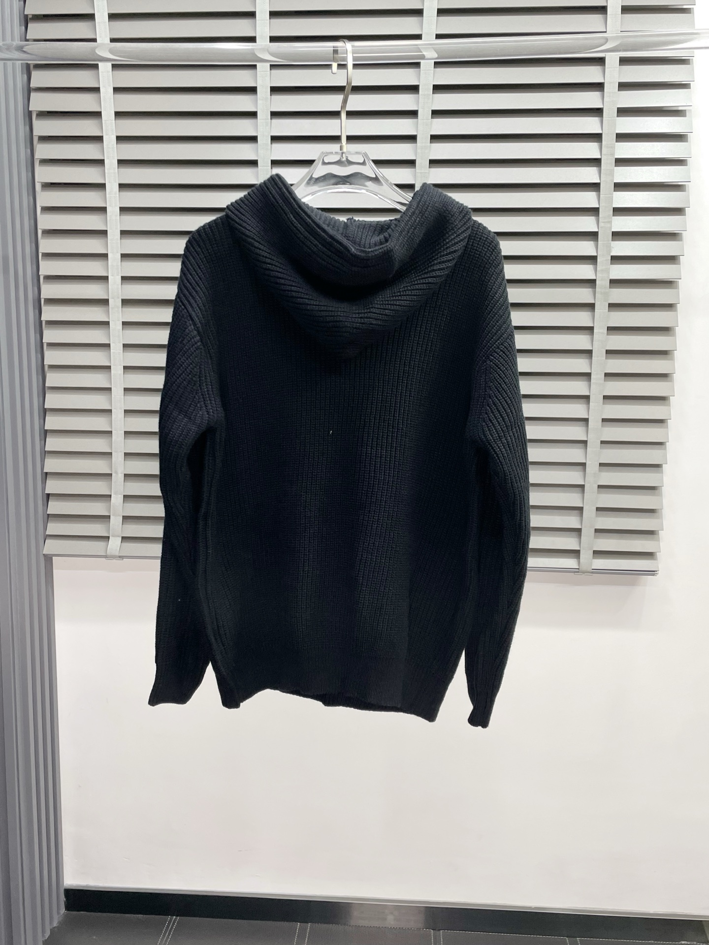 。CELINE赛琳💥独家专供最新时尚连帽毛衣 经典设计感与颜值爆棚的外套，品质更是无法挑剔品控可以直接入