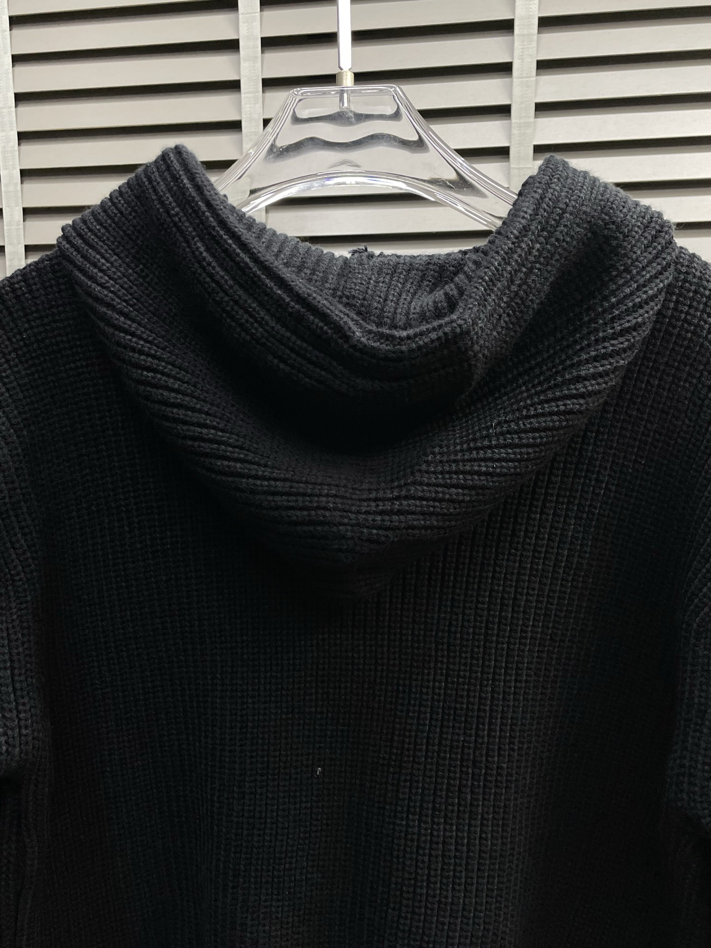 。CELINE赛琳💥独家专供最新时尚连帽毛衣 经典设计感与颜值爆棚的外套，品质更是无法挑剔品控可以直接入