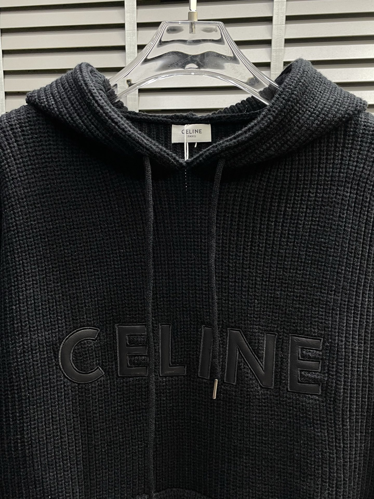 。CELINE赛琳💥独家专供最新时尚连帽毛衣 经典设计感与颜值爆棚的外套，品质更是无法挑剔品控可以直接入