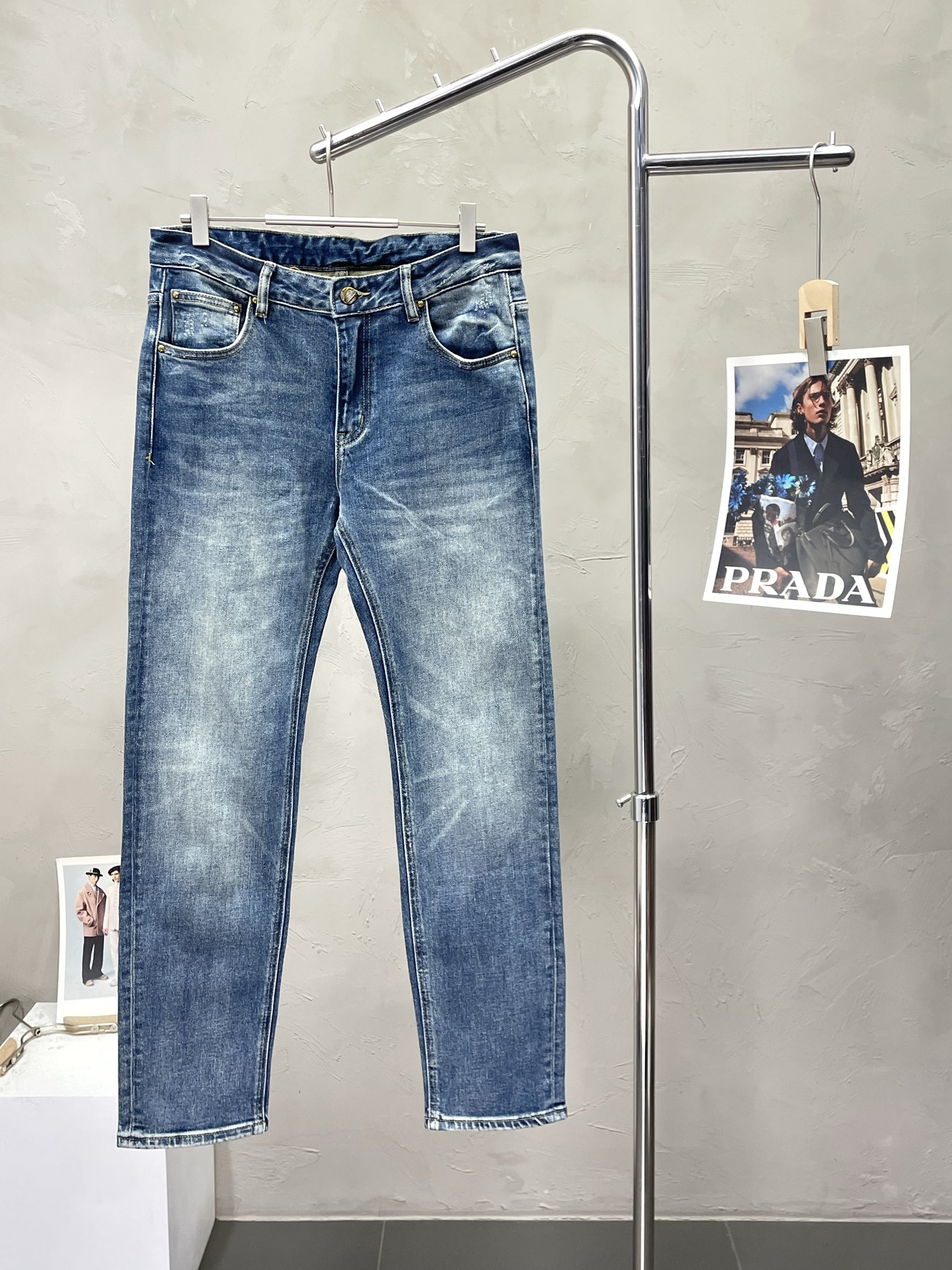 NO:539727,.Louis Vuitton exclusively offers new casual jeans high-end versions!  Customized fabrics for counters are breathable and comfortable, with impeccable details, and the brand element design concept reflects high quality. The feel is delicate and soft!  It is casually cut, with a great upper body style!  29-38, louis vuitton,louis vuitton,jeans,alexander wang19860909.Louis Vuitton路易威登独家专供新款休闲牛仔裤高端版本！专柜定制面料 透气舒适度高,细节无可挑剔,品牌元素设计理念,体现高品质.手感细腻柔软！呈现休闲裁剪,上身版型超赞！码数29-38,,louis vuitton,louis vuitton,jeans,alexander wang,Men's clothing