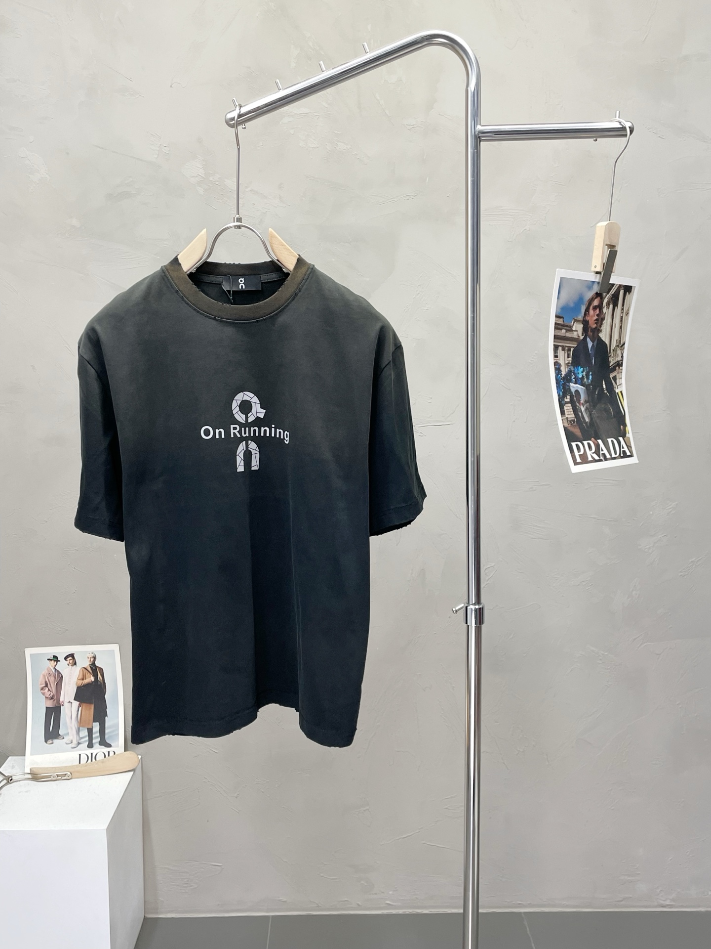 NO:539757,.On Running ON exclusively offers new original single men's casual spring and summer short sleeves, high-end customization, high-end version, fashionable and versatile imported fabric, super soft and delicate, skin-friendly and comfortable to wear, high-end boutique, OEM, fine-made top body, very good, men's essential items, complete three standards, M-2XL,, T-shirt, alexander wang19860909.On Running昂跑ON独家专供新款原单男士休闲春夏短袖 高端定制 高端版本 时尚百搭爆款进口面料 手感超柔软细腻 穿着亲肤舒适 高端精品 代工厂精细做上身非常赞 男士必备单品 三标齐全 码数M-2XL,,T-shirt,alexander wang,Men's clothing