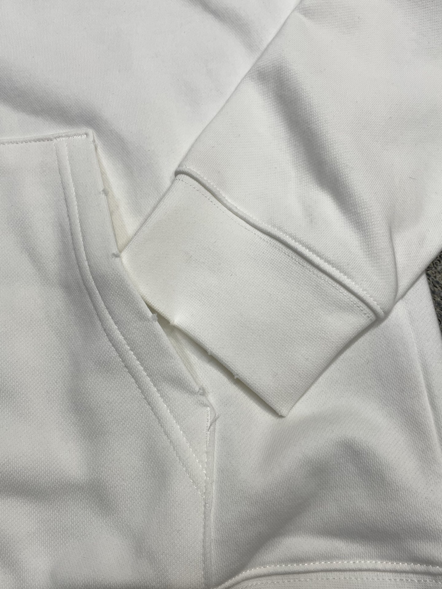 。Dior迪奥💥独家专供秋冬新款原单男士休闲连帽卫衣 高端定制 高版本 时尚百搭爆款⚠️✨原版进口面料 