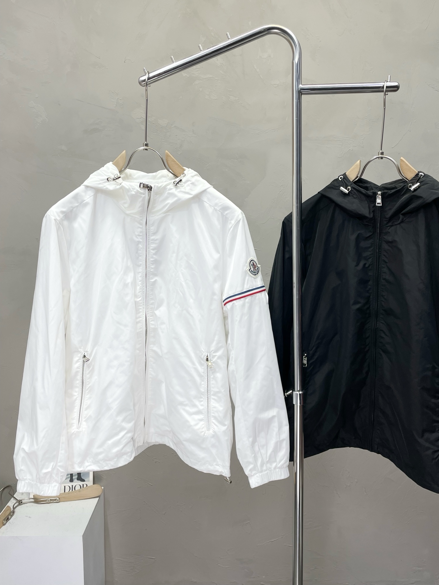 。Moncler蒙口💥独家专供最新时尚夹克 经典设计感与颜值爆棚的外套，品质更是无法挑剔品控可以直接入手