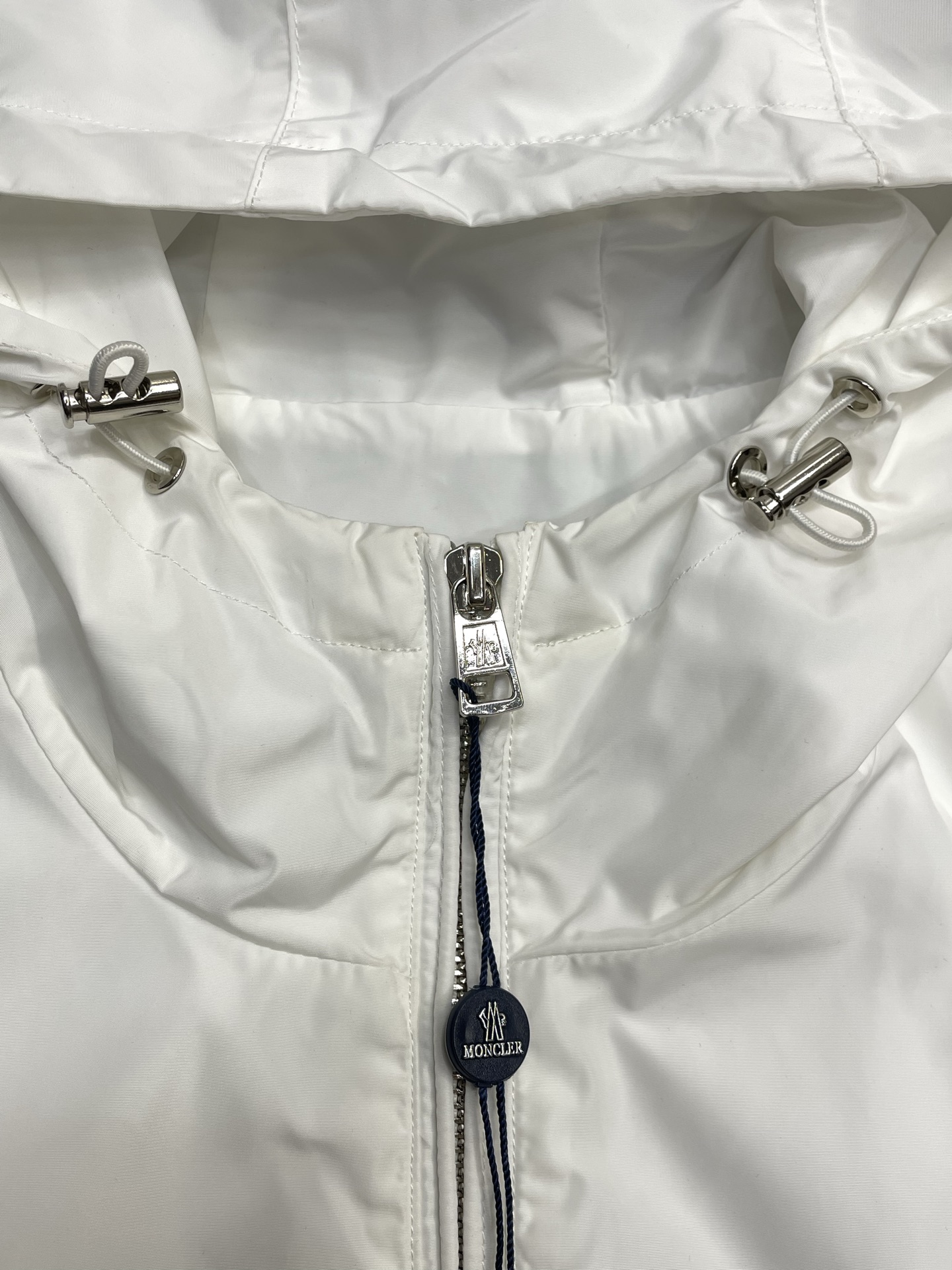 。Moncler蒙口💥独家专供最新时尚夹克 经典设计感与颜值爆棚的外套，品质更是无法挑剔品控可以直接入手