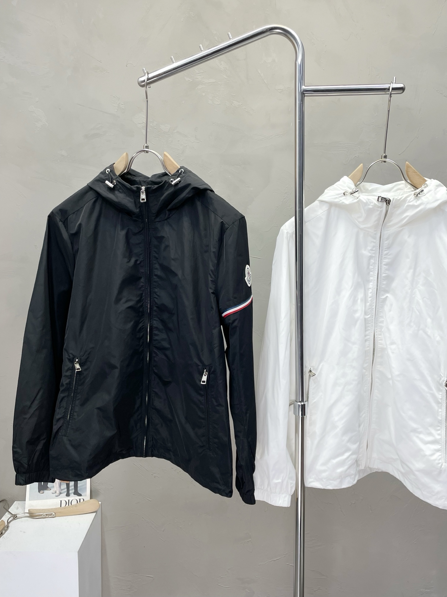 。Moncler蒙口💥独家专供最新时尚夹克 经典设计感与颜值爆棚的外套，品质更是无法挑剔品控可以直接入手