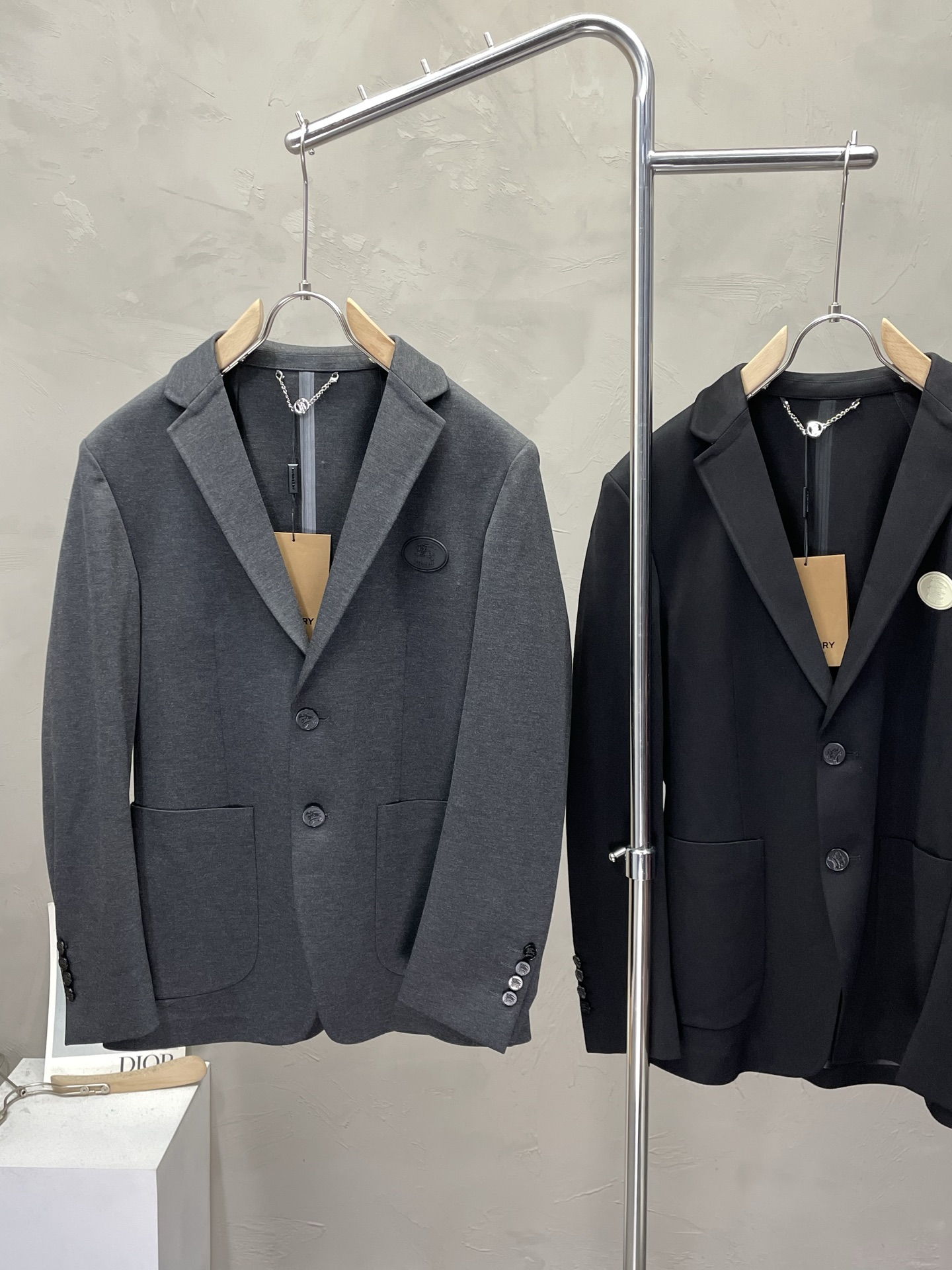 。Burberry巴宝莉💥新款西服。外贸公司订单 简约休闲西装外套，独家专供进口原版聚酯纤维面料，透气柔