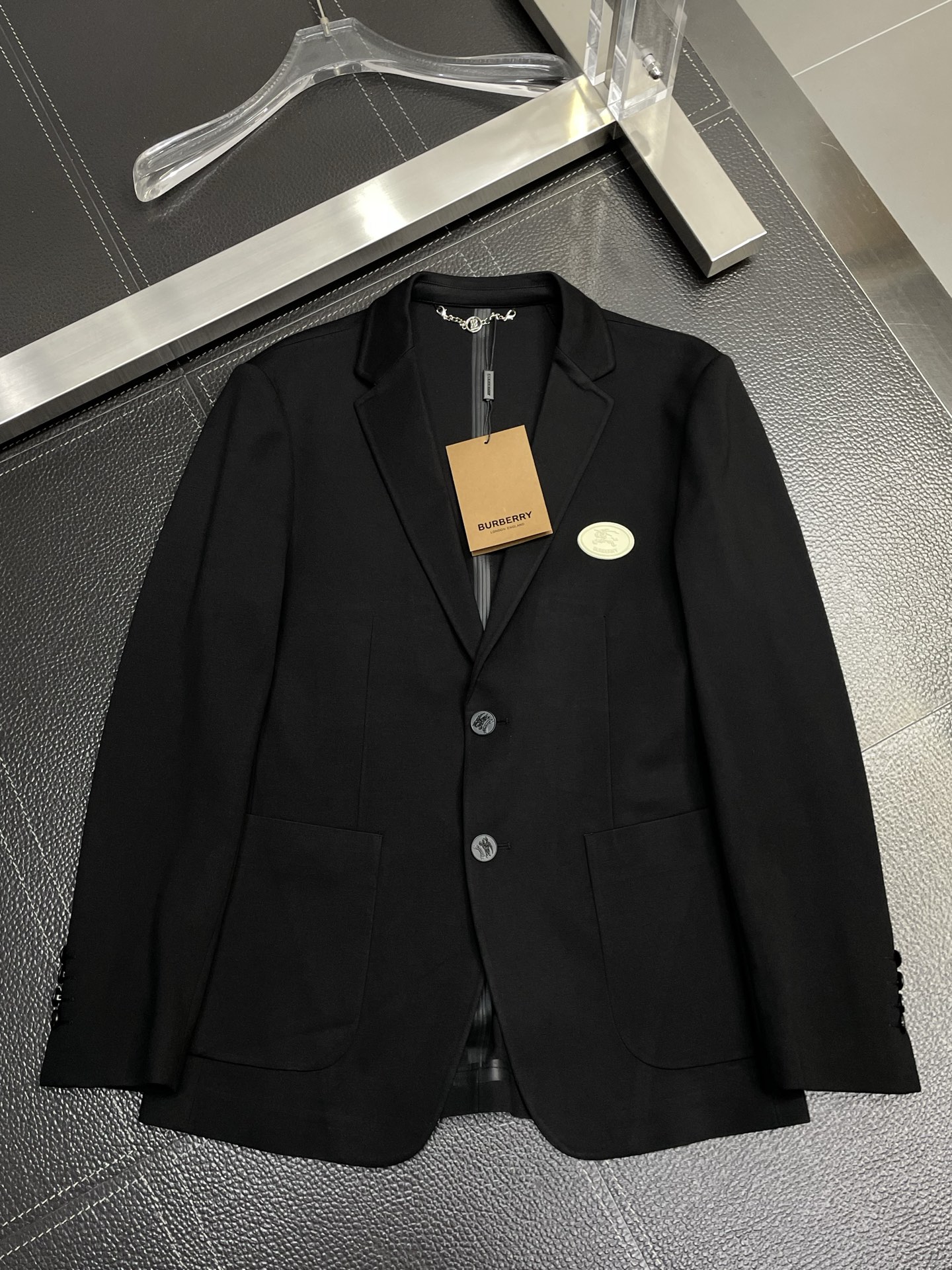 。Burberry巴宝莉💥新款西服。外贸公司订单 简约休闲西装外套，独家专供进口原版聚酯纤维面料，透气柔