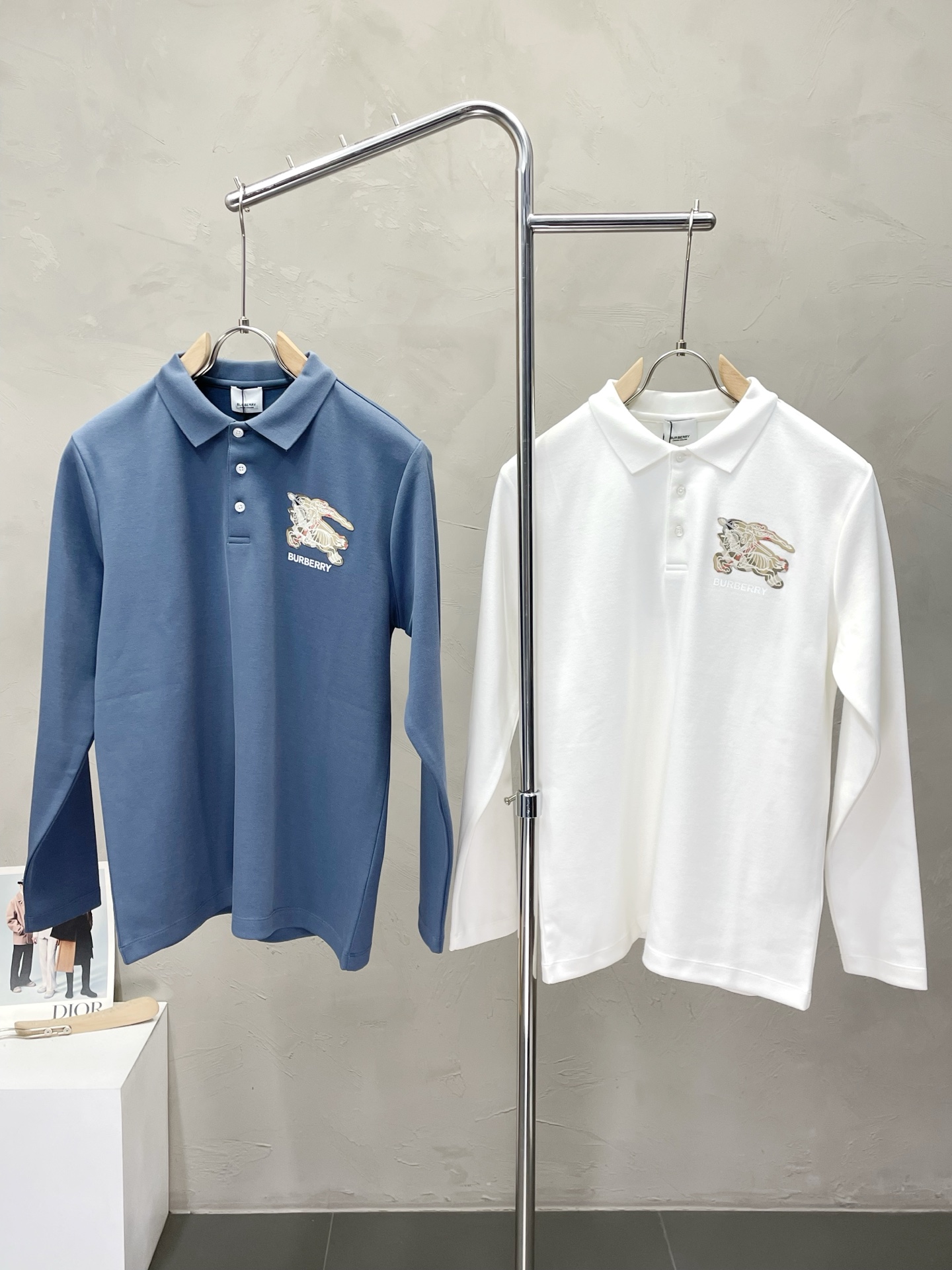 NO:540804,.Burberry Burberry exclusively offers new original single men's casual long sleeves, high-end customization, high-end version, fashionable and versatile imported fabric, super soft and delicate, skin-friendly and comfortable, warm and comfortable, high-end boutique, OEM, fine-made top body, very good, men's essential items, three standards, code M-3XL,,burberry,burberry,alexander wang19860909.Burberry巴宝莉独家专供新款原单男士休闲长袖 高端定制 高端版本 时尚百搭爆款进口面料 手感超柔软细腻 穿着亲肤舒适 保暖舒适 高端精品 代工厂精细做上身非常赞 男士必备单品 三标齐全 码数M-3XL,,burberry,burberry,alexander wang,Men's clothing