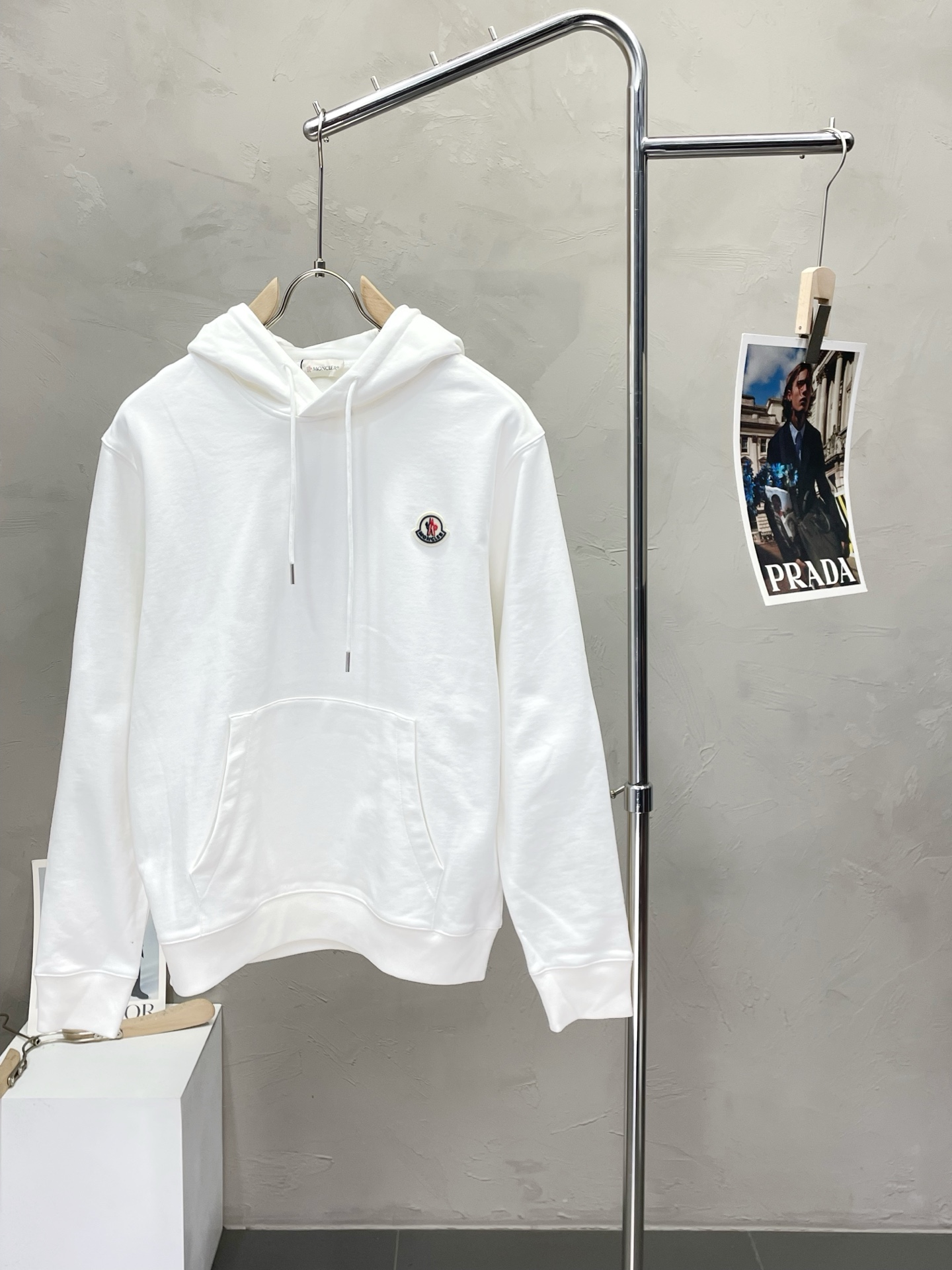 NO:540829,.Moncler mask exclusively provides new original single men's casual hooded sweatshirts, high-end customization, high-end version, fashionable and versatile, original imported fabric, logo pattern design, super soft and delicate, skin-friendly and comfortable to wear, high-end boutique, OEM, fine production, very good for the upper body, men's essential items, three-standard size M-3XL,, Moncler, hoodie, sweatshirts, hats, alexander wang19860909.Moncler蒙口独家专供新款原单男士休闲连帽卫衣 高端定制 高版本 时尚百搭爆款原版进口面料 logo图案设计 手感超柔软细腻 穿着亲肤舒适 高端精品 代工厂精细做上身非常赞 男士必备单品 三标齐全 尺码M-3XL,,Moncler,hoodie,sweatshirts,hats,alexander wang,Men's clothing