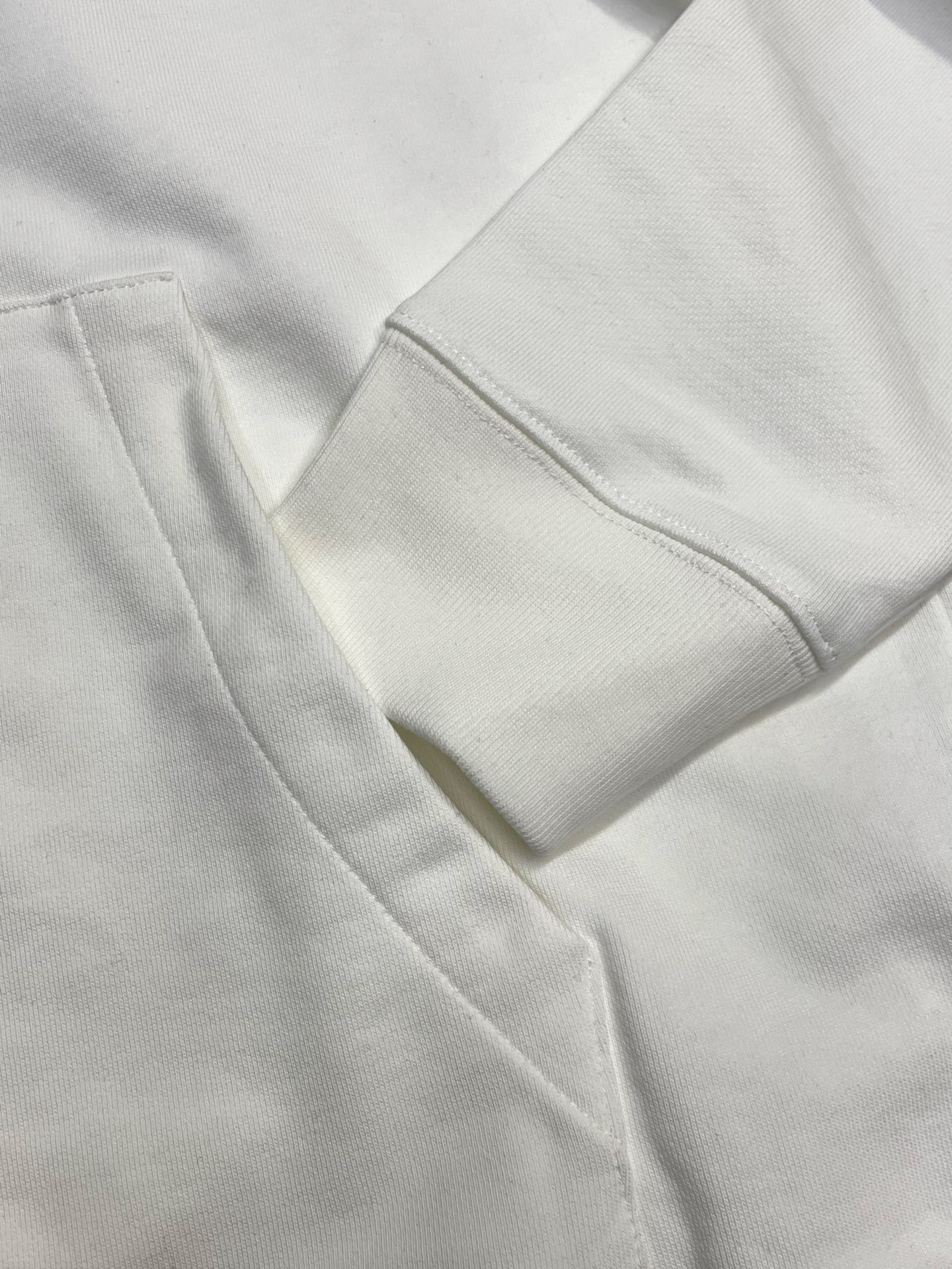 。Moncler蒙口💥独家专供新款原单男士休闲连帽卫衣 高端定制 高版本 时尚百搭爆款⚠️✨原版进口面料