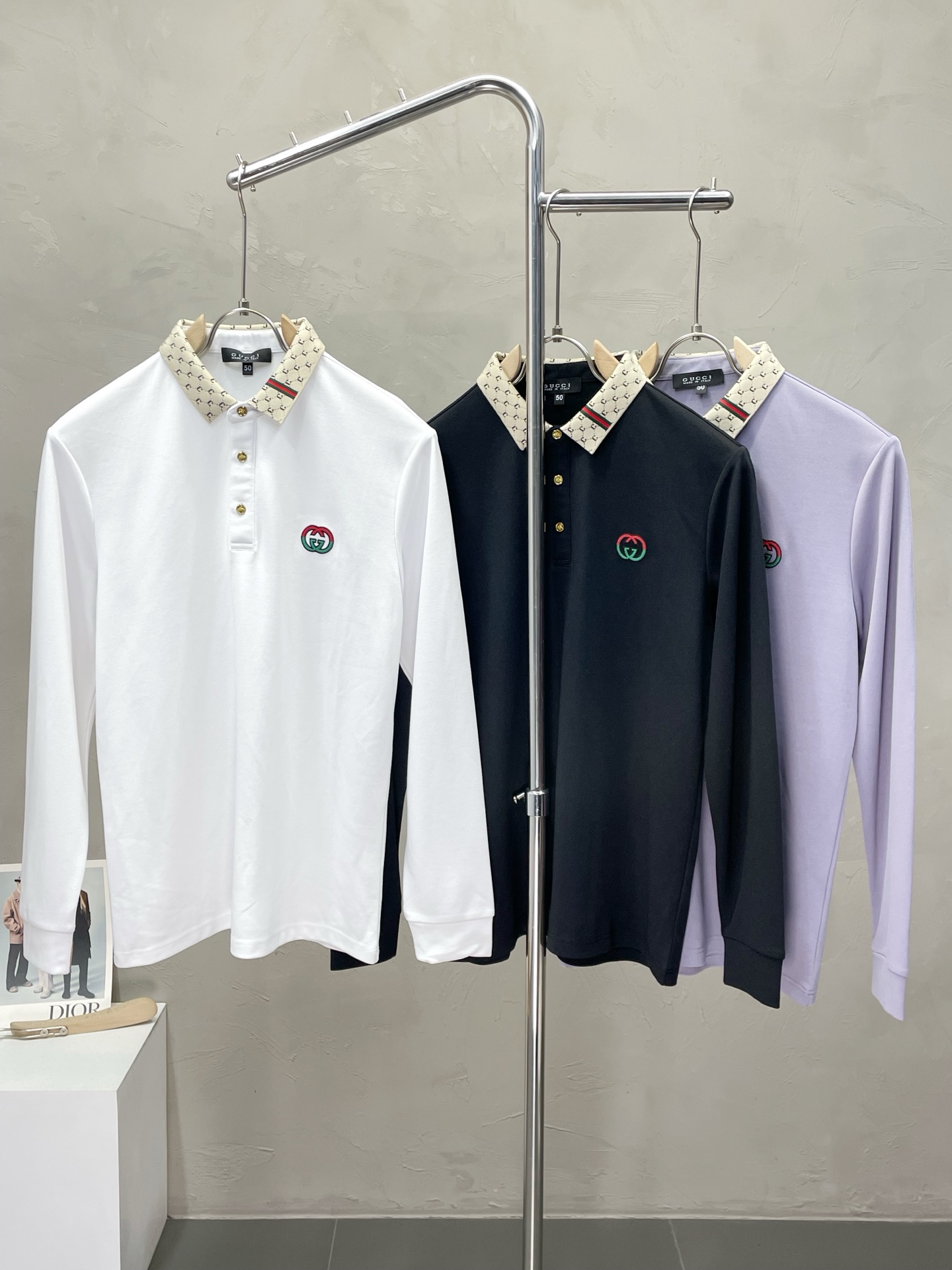 NO:548837,.Gucci exclusively offers new original single men's casual lapel long sleeves, high-end customization, high-end version, fashionable and versatile original imported fabric, logo pattern design, super soft and delicate, skin-friendly and comfortable to wear, high-end boutique, OEM, fine-made top body, very good, men's essential items, three-standard size M-4XL,,gucci,gucci,alexander wang19860909.Gucci古驰独家专供新款原单男士休闲翻领长袖 高端定制 高版本 时尚百搭爆款原版进口面料 logo图案设计 手感超柔软细腻 穿着亲肤舒适 高端精品 代工厂精细做上身非常赞 男士必备单品 三标齐全 尺码M-4XL,,gucci,gucci,alexander wang,Men's clothing