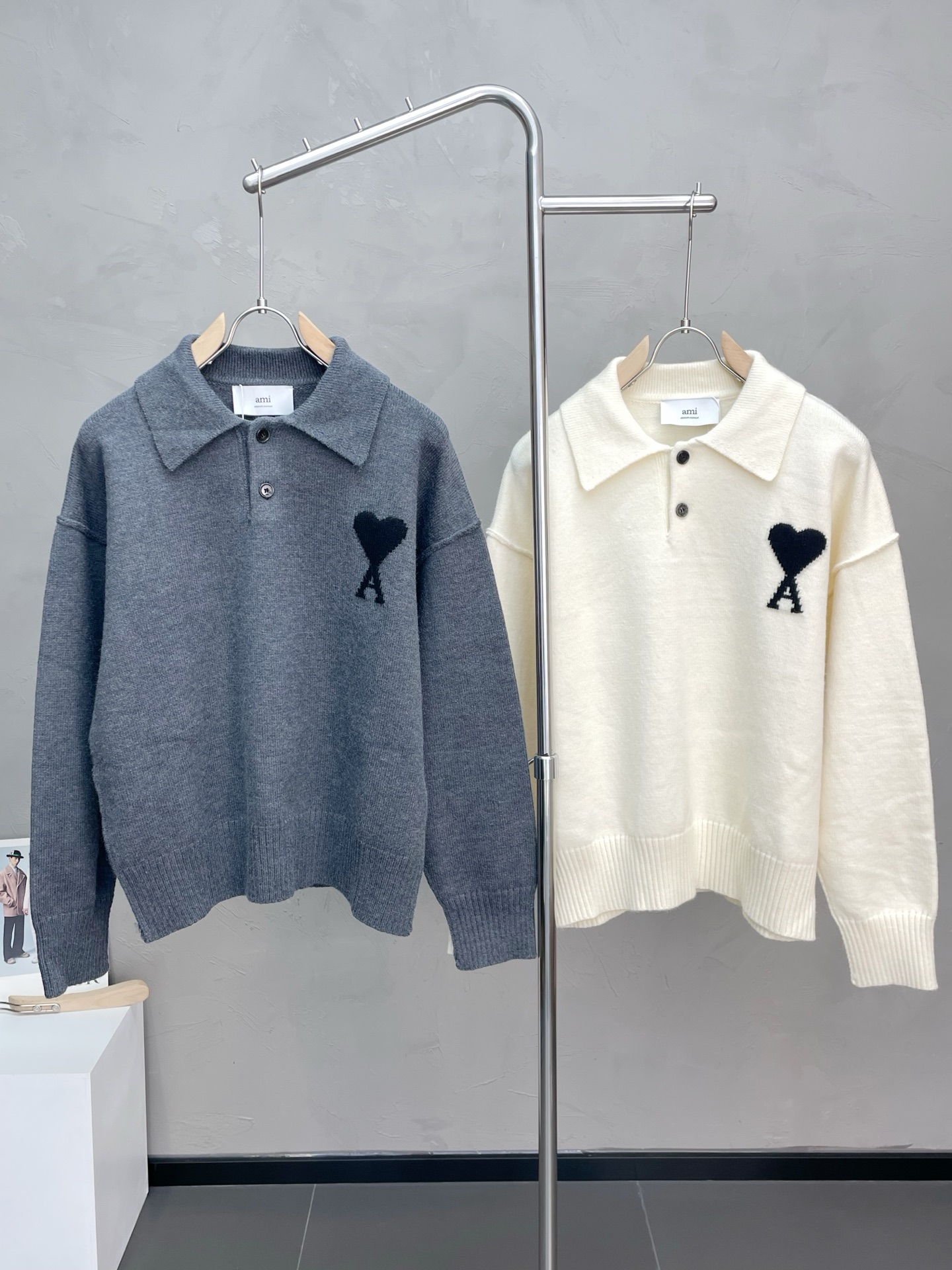 NO:573402,.Ami exclusively provides new original men's casual sweaters. High-end customization. High-end version. Fashionable and versatile imported fabrics. Super soft and delicate feel. Skin-friendly and comfortable to wear. Warm and comfortable. High-end boutique. The upper body is exquisitely made by the factory. A must-have item for men. Three complete standards. Size S-XL, amiri, sweaters, alexander wang19860909.Ami艾米独家专供新款原单男士休闲毛衣 高端定制 高端版本 时尚百搭爆款进口面料 手感超柔软细腻 穿着亲肤舒适 保暖舒适 高端精品 代工厂精细做上身非常赞 男士必备单品 三标齐全 码数S-XL,,amiri,sweaters,alexander wang,Men's clothing