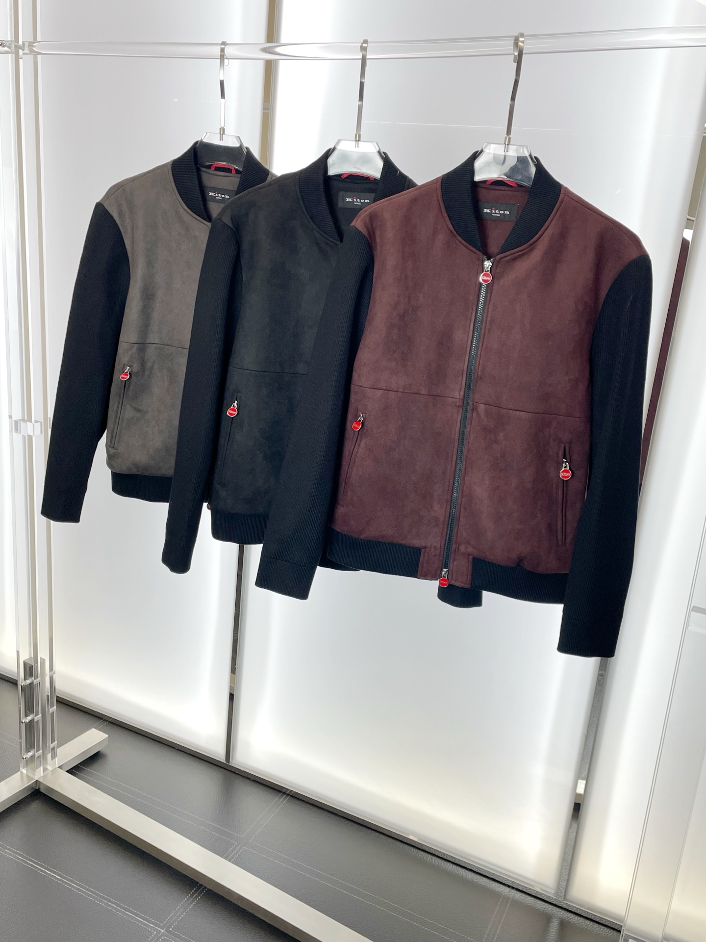 NO:573423,.KITON exclusively provides new original men's casual jackets, high-end customization, high version, fashionable and versatile imported fabrics, super soft and delicate to the touch, skin-friendly and comfortable to wear, high-end boutique, the upper body is exquisitely made by the factory, a must-have item for men, complete with three standards, code number 48-56,,jackets & coats,alexander wang19860909.KITON独家专供新款原单男士休闲夹克 高端定制 高版本 时尚百搭爆款进口面料 手感超柔软细腻 穿着亲肤舒适 高端精品 代工厂精细做上身非常赞 男士必备单品 三标齐全 码数48-56,,jackets & coats,alexander wang,Men's clothing