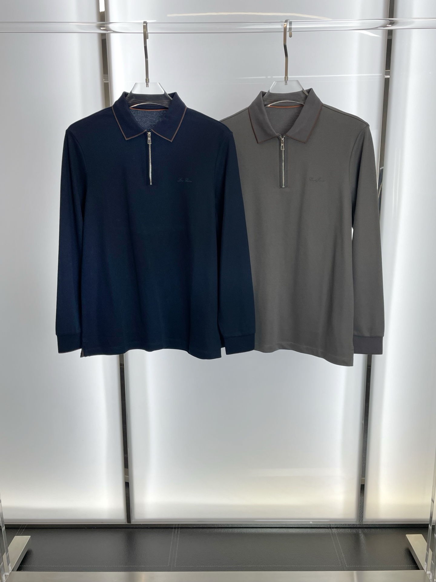 NO:573422,.LP-Loro Piana is exclusively for the new original men's casual Polo, high-end customization, high-end version, fashionable and versatile imported fabrics, super soft and delicate feel, skin-friendly and comfortable to wear, warm and comfortable, high-end boutique, the upper body is exquisitely made by the OEM, a must-have item for men, complete with three standards, size S-2XL,,loro piana,loro piana,alexander wang19860909.LP-Loro Piana诺悠翩雅独家专供新款原单男士休闲Polo 高端定制 高端版本 时尚百搭爆款进口面料 手感超柔软细腻 穿着亲肤舒适 保暖舒适 高端精品 代工厂精细做上身非常赞 男士必备单品 三标齐全 码数S-2XL,,loro piana,loro piana,alexander wang,Men's clothing