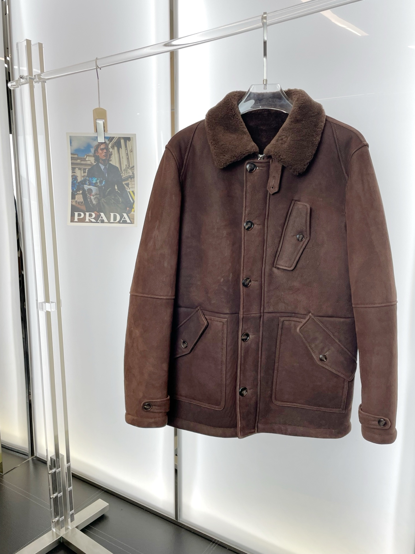 NO:573431,.Leather jacket-BC-Brunello Cucineli Brunello Cucineli exclusively provides the latest autumn and winter leather jackets. Classic zipper closure and stunningly beautiful leather jackets. Imported leather and imported fabrics. The quality is impeccable. Quality control can be purchased directly. High-end products that cannot be missed! You can feel its powerful aura through the detailed pictures. It has a remarkable effect of gathering heat and keeping warm, so you don’t have to worry about getting a little chilly! Both fashionable and functional, the whole style looks more luxurious! Size M-3XL,,brunello cucinelli,jackets & coats,jackets & coats,leather jacket,alexander wang19860909.皮衣-BC-Brunello Cucineli 布鲁内洛 库奇内利独家专供最新秋冬皮夹克外套 经典拉链开合与颜值爆棚的皮衣 进口皮进口面料 品质更是无法挑剔品控可以直接入手,不容过错的高端臻品！通过细节图片便可感受到它强悍的气场,聚温保暖效果显著,完全不用担心会有一点寒意！时尚与功能性兼备,整款显得更加的奢华大气！ 尺码M-3XL,,brunello cucinelli,jackets & coats,jackets & coats,leather jacket,alexander wang,Men's clothing