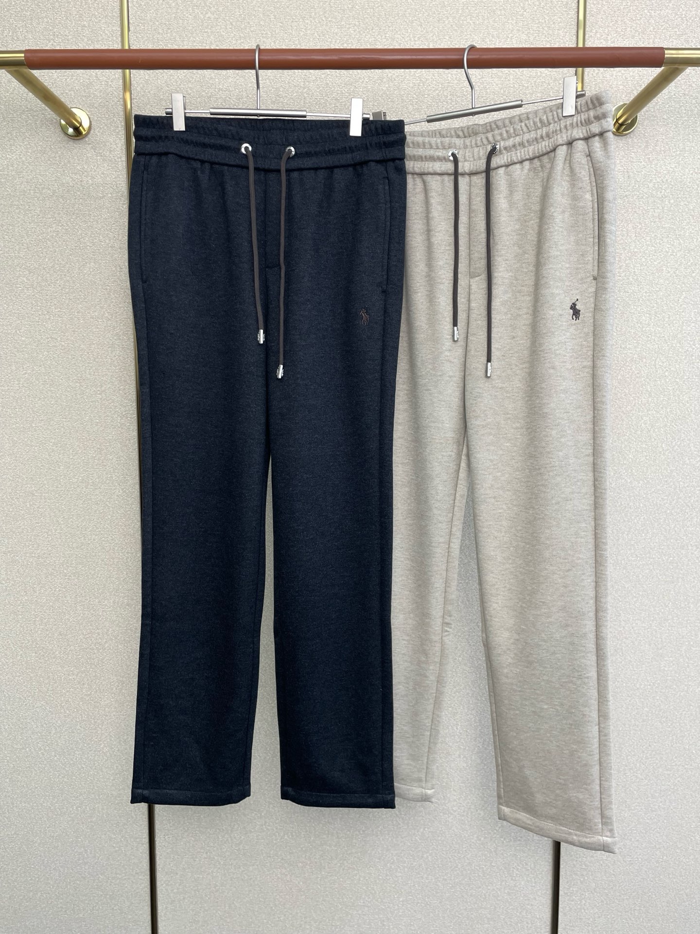 NO:598006,.Ralph Lauren’s new style is a must-have!  New casual pants high-end version!  Custom-made fabrics at the counter are highly breathable and comfortable, with impeccable details and brand element design concepts, reflecting high quality. It feels delicate and soft!  It presents a casual cut and the upper body shape is awesome!  Size: M-4XL,,loro piana,alexander wang19860909.Ralph Lauren拉夫劳伦砸锅卖铁都要上的新款！新款休闲裤 高端版本！专柜定制面料 透气舒适度高,细节无可挑剔,品牌元素设计理念,体现高品质.手感细腻柔软！呈现休闲裁剪,上身版型超赞！码数: M-4XL,,loro piana,alexander wang,Men's clothing