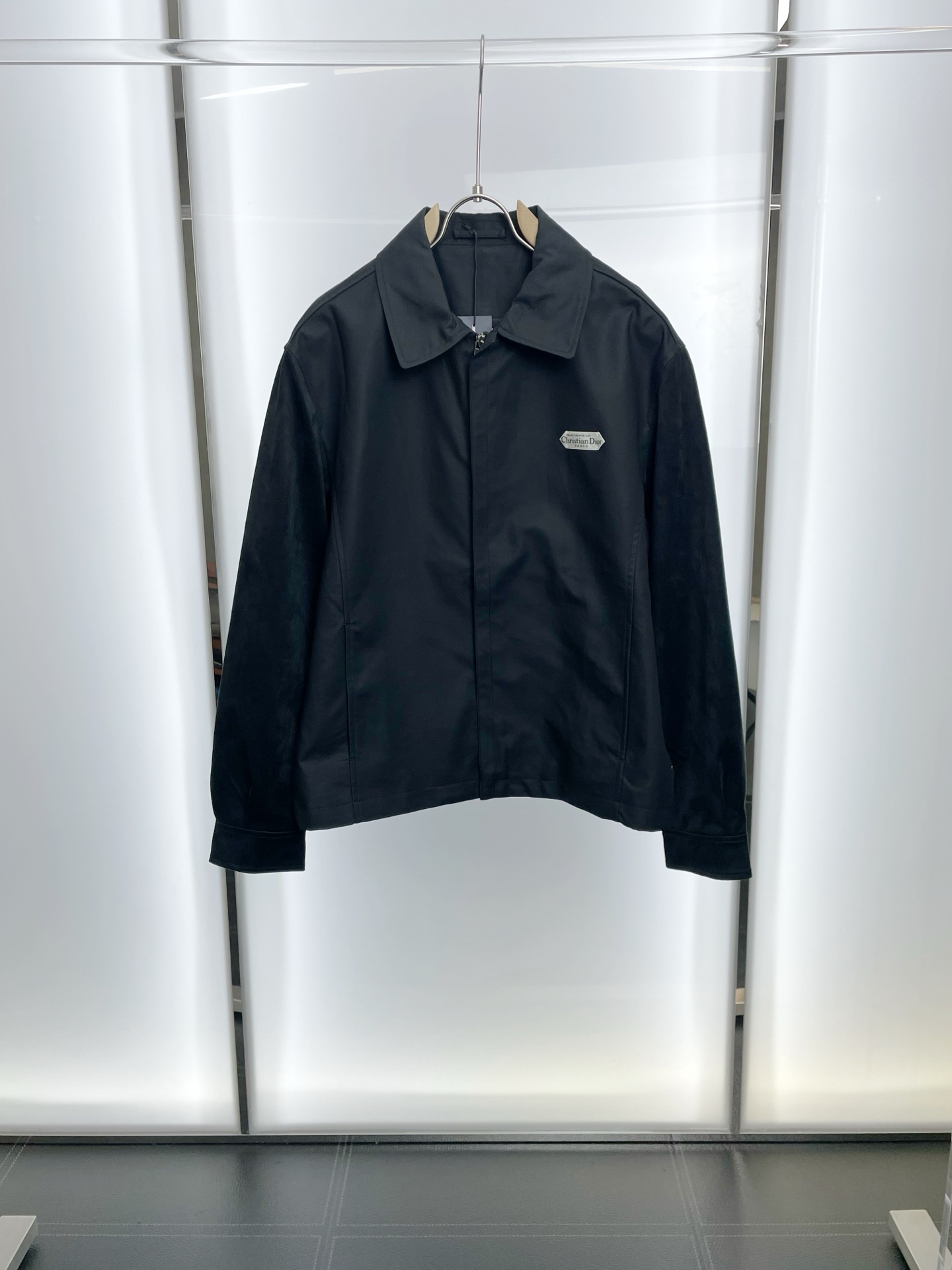 NO:598024,.Dior’s new style is a must-have!  New original men's casual jacket, suede lapel jacket, high-end customization, high-end version, fashionable and versatile, popular imported fabrics, super soft and delicate to the touch, skin-friendly and comfortable to wear, high-end boutique, the upper body is exquisitely made by the factory, a must-have item for men, complete with three standards, code number 46-52,, dior, dior, jackets & coats, jackets & coats, chamois leather, alexander wang19860909.Dior迪奥砸锅卖铁都要上的新款！新款原单男士休闲外套 麂皮绒翻领夹克 高端定制 高端版本 时尚百搭爆款进口面料 手感超柔软细腻 穿着亲肤舒适 高端精品 代工厂精细做上身非常赞 男士必备单品 三标齐全 码数46-52,,dior,dior,jackets & coats,jackets & coats,chamois leather,alexander wang,Men's clothing