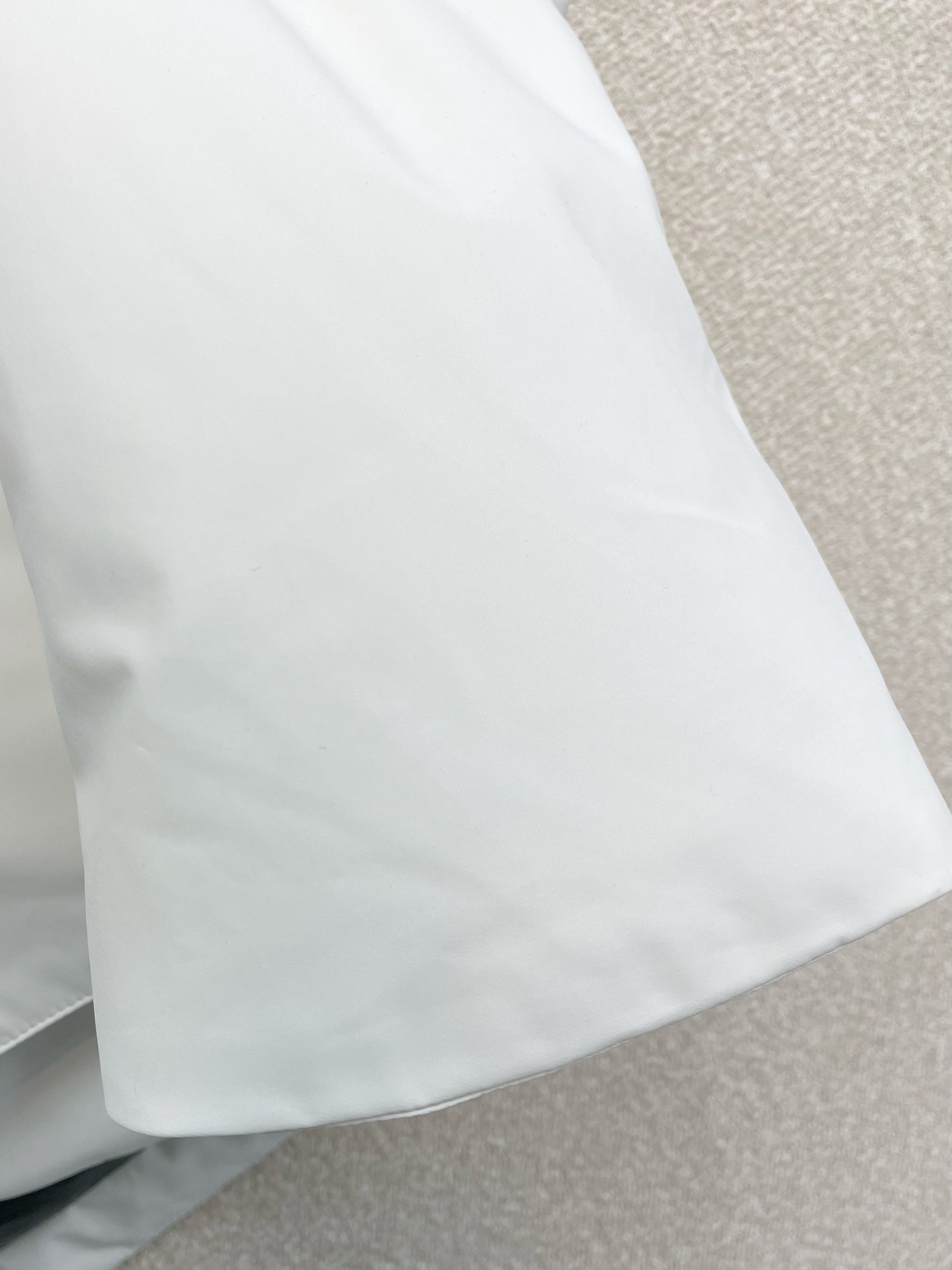 。羽绒服-ZEGNA杰尼亚💥独家专供秋冬新款高领连帽羽绒服。贸易公司渠道稀出，降温天气必备的保暖单品，不