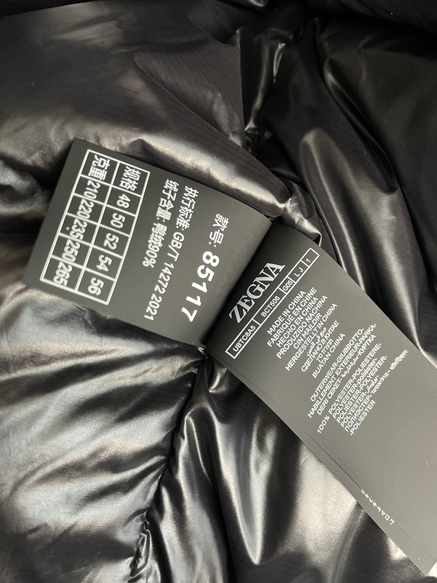 。羽绒服-ZEGNA杰尼亚💥独家专供秋冬新款高领连帽羽绒服。贸易公司渠道稀出，降温天气必备的保暖单品，不