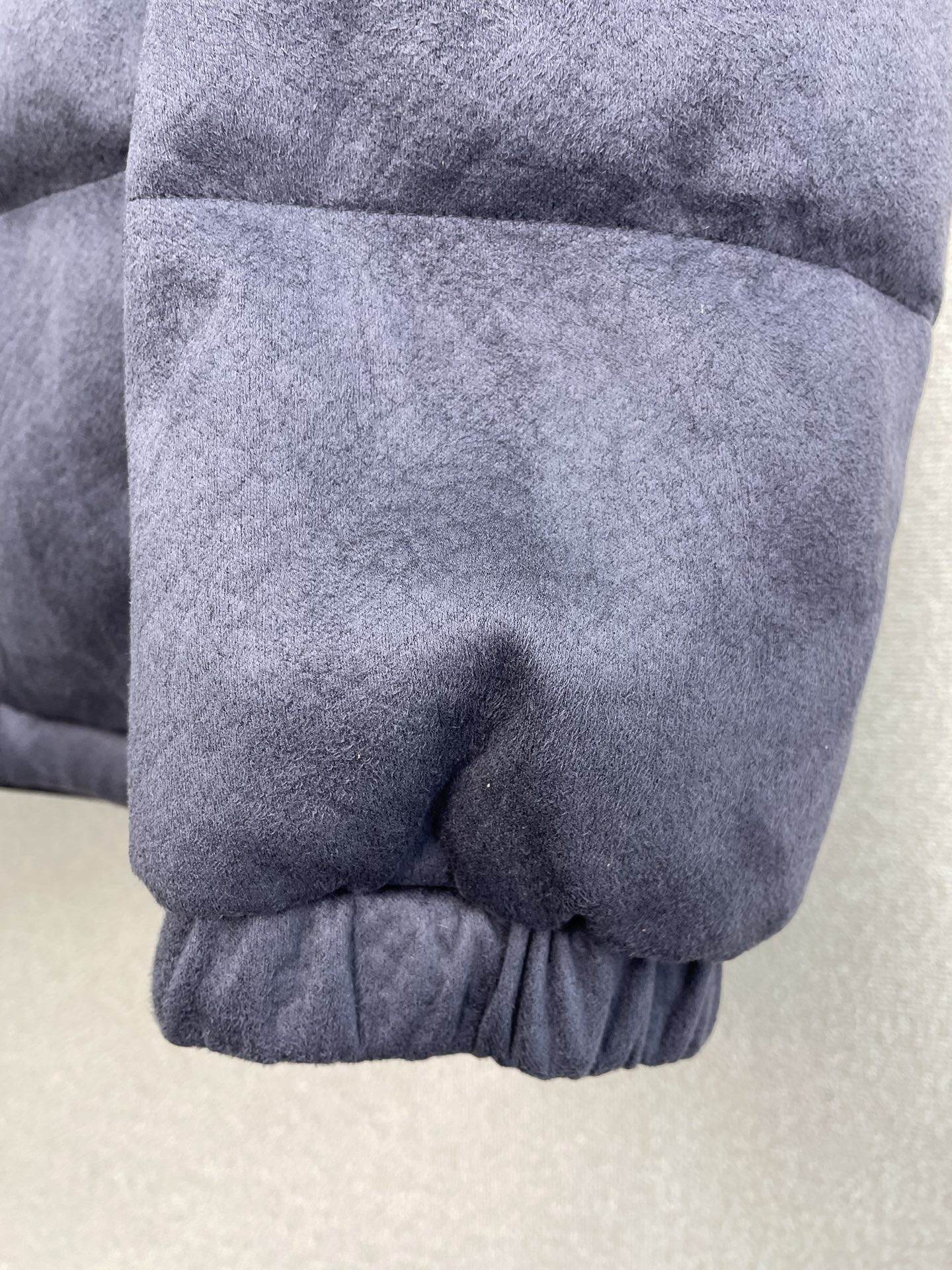 。羽绒服-Moncler蒙口💥独家专供秋冬新款高领连帽羽绒服。贸易公司渠道稀出，降温天气必备的保暖单品，