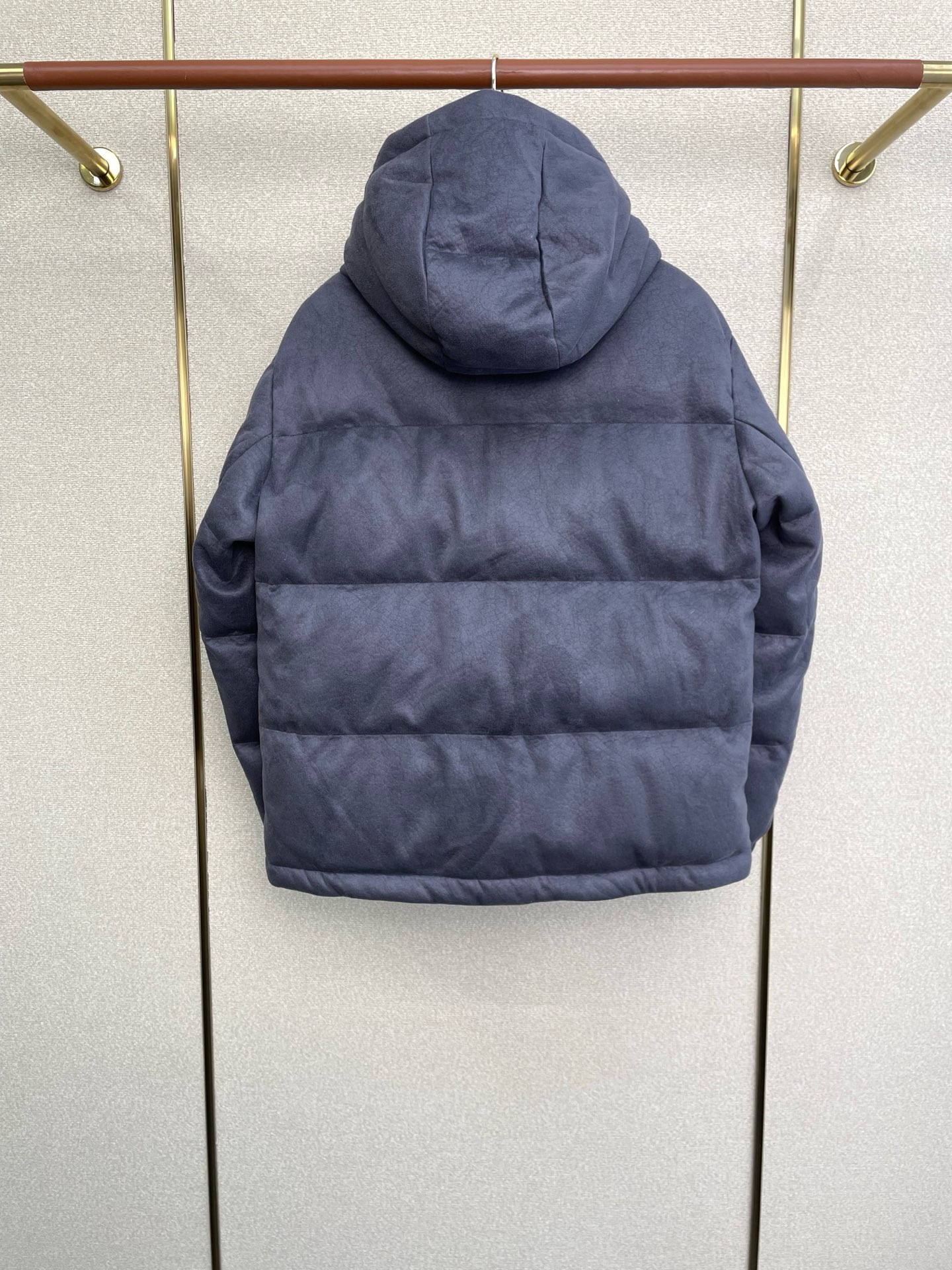 。羽绒服-Moncler蒙口💥独家专供秋冬新款高领连帽羽绒服。贸易公司渠道稀出，降温天气必备的保暖单品，