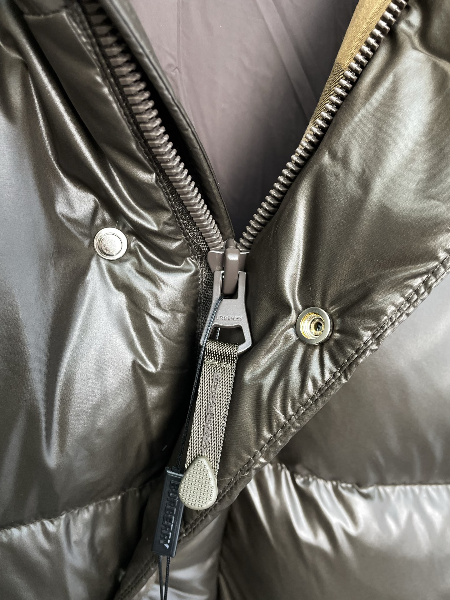 。羽绒服- Burberry巴宝莉💥独家专供秋冬新款高领连帽羽绒服 贸易公司渠道稀出，降温天气必备的保暖