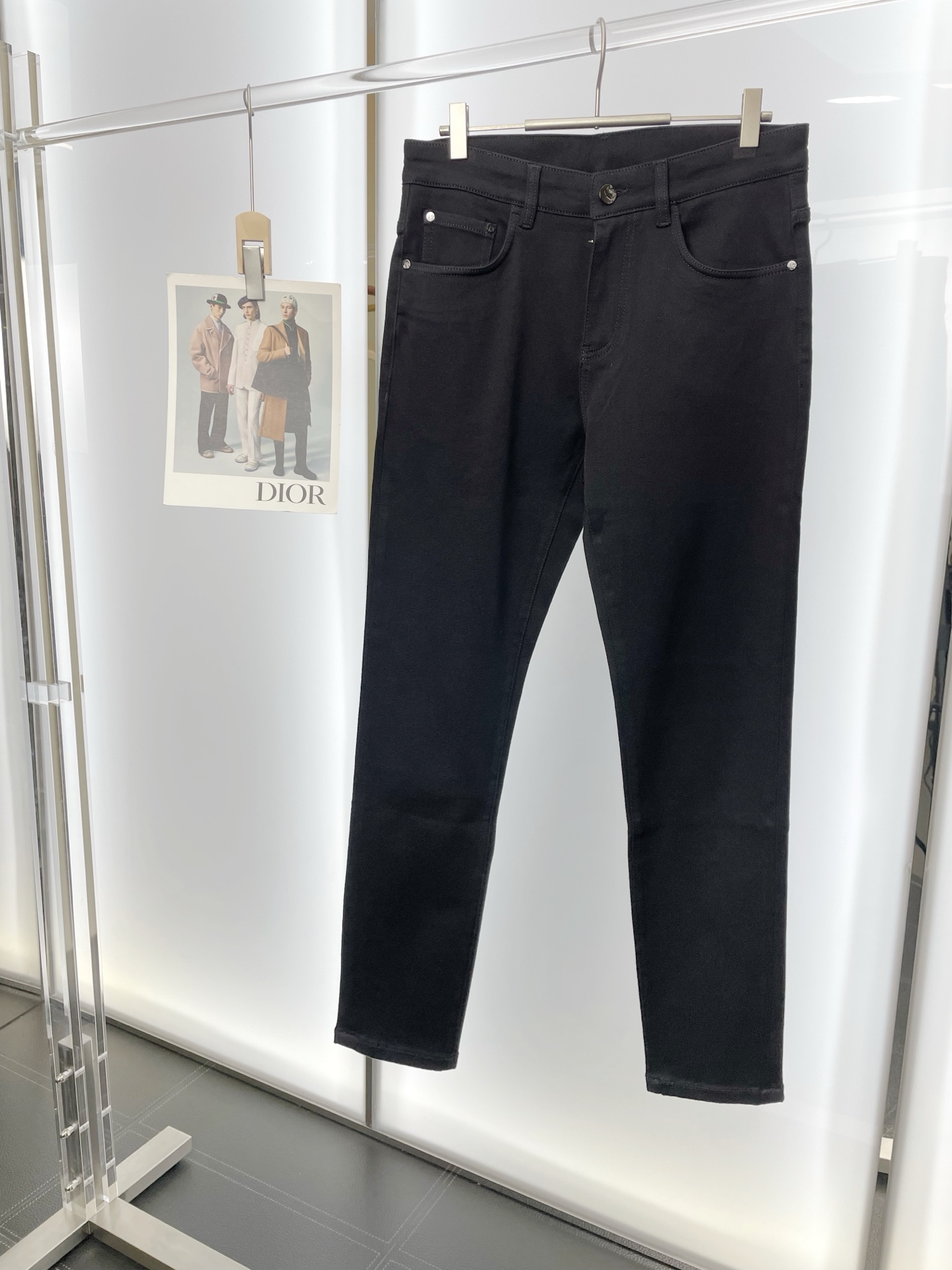 NO:598940,.Burberry’s new style is a must-have!  New high-end version of casual jeans!  Custom-made fabrics at the counter are highly breathable and comfortable, with impeccable details and brand element design concepts, reflecting high quality. It feels delicate and soft!  It presents a casual cut and the upper body shape is awesome!  Code number 29-36,,burberry,burberry,jeans,alexander wang19860909.Burberry巴宝莉砸锅卖铁都要上的新款！新款休闲牛仔裤高端版本！专柜定制面料 透气舒适度高,细节无可挑剔,品牌元素设计理念,体现高品质.手感细腻柔软！呈现休闲裁剪,上身版型超赞！ 码数29-36,,burberry,burberry,jeans,alexander wang,Men's clothing