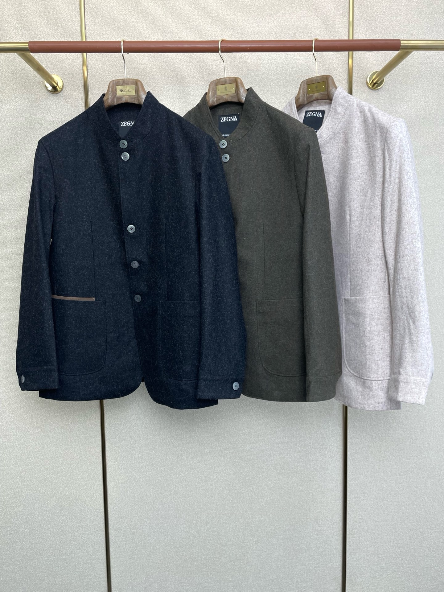 NO:607277,.ZEGNA Zegna’s new model is a must-have!  New fashionable casual jacket. Imported original fabric, soft and comfortable, comfortable and breathable upper body, unique design style, whether worn alone or matched, it is a versatile item, highlighting the personality of young people, original hardware accessories, extremely high-grade, and the upper body is very handsome!  Size 48-56,,zegna,jackets & coats,jackets & coats,alexander wang19860909.ZEGNA杰尼亚砸锅卖铁都要上的新款！新品时尚休闲夹克外套.进口原版面料,柔软舒适,上身舒适透气,独特设计风格,无论是单穿还是搭配,都是百搭单品,彰显了年轻人的个性,原版五金辅料,档次极高,上身帅气十足！码数48-56,,zegna,jackets & coats,jackets & coats,alexander wang,Men's clothing