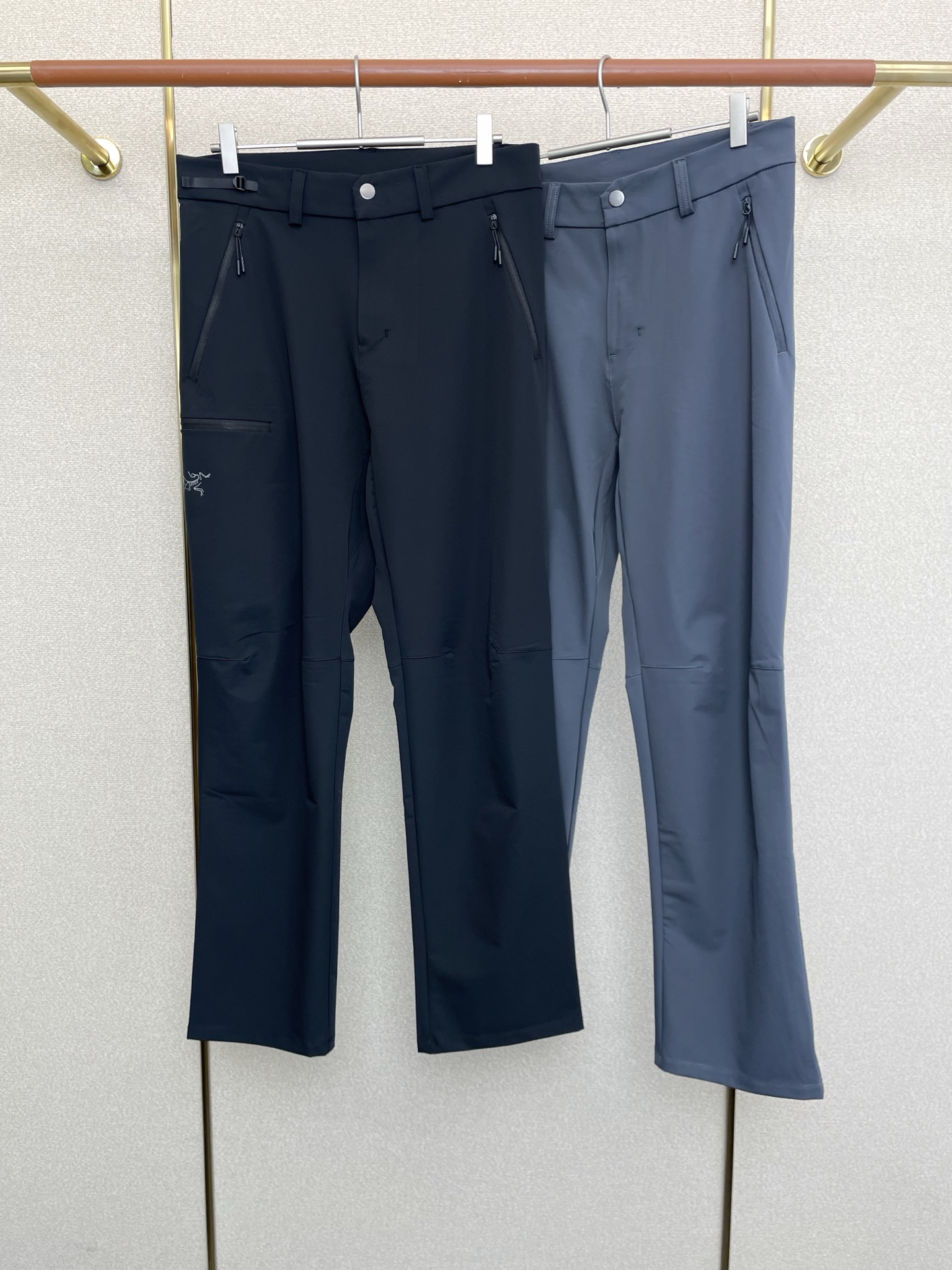 NO:607276,.Arc’teryx is a new model that everyone will buy!  New casual pants high-end version!  Custom-made fabrics at the counter are highly breathable and comfortable, with impeccable details and brand element design concepts, reflecting high quality. It feels delicate and soft!  It presents a casual cut and the upper body shape is awesome!  Size M-4XL,arc'teryx,alexander wang19860909.Arc’teryx始祖鸟砸锅卖铁都要上的新款！新款休闲裤 高端版本！专柜定制面料 透气舒适度高,细节无可挑剔,品牌元素设计理念,体现高品质.手感细腻柔软！呈现休闲裁剪,上身版型超赞！码数M-4XL,arc'teryx,alexander wang,Men's clothing