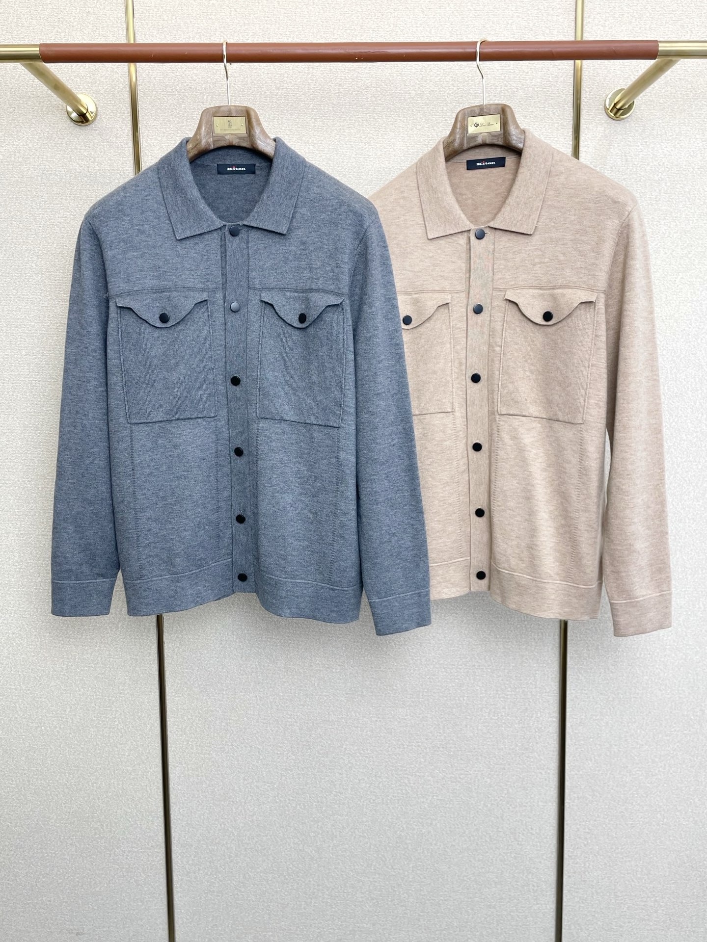 NO:607334,.KITON is a new model that will sell everything!  New original men's casual sweater, high-end customization, high-end version, fashionable and versatile, popular imported fabrics, super soft and delicate to the touch, skin-friendly and comfortable to wear, high-end boutique, exquisite upper body made by the factory, very good, a must-have item for men, complete with three standards, size M-3XL,,sweaters,alexander wang19860909.KITON砸锅卖铁都要上的新款！新款原单男士休闲毛衣 高端定制 高端版本 时尚百搭爆款进口面料 手感超柔软细腻 穿着亲肤舒适 高端精品 代工厂精细做上身非常赞 男士必备单品 三标齐全 码数M-3XL,,sweaters,alexander wang,Men's clothing