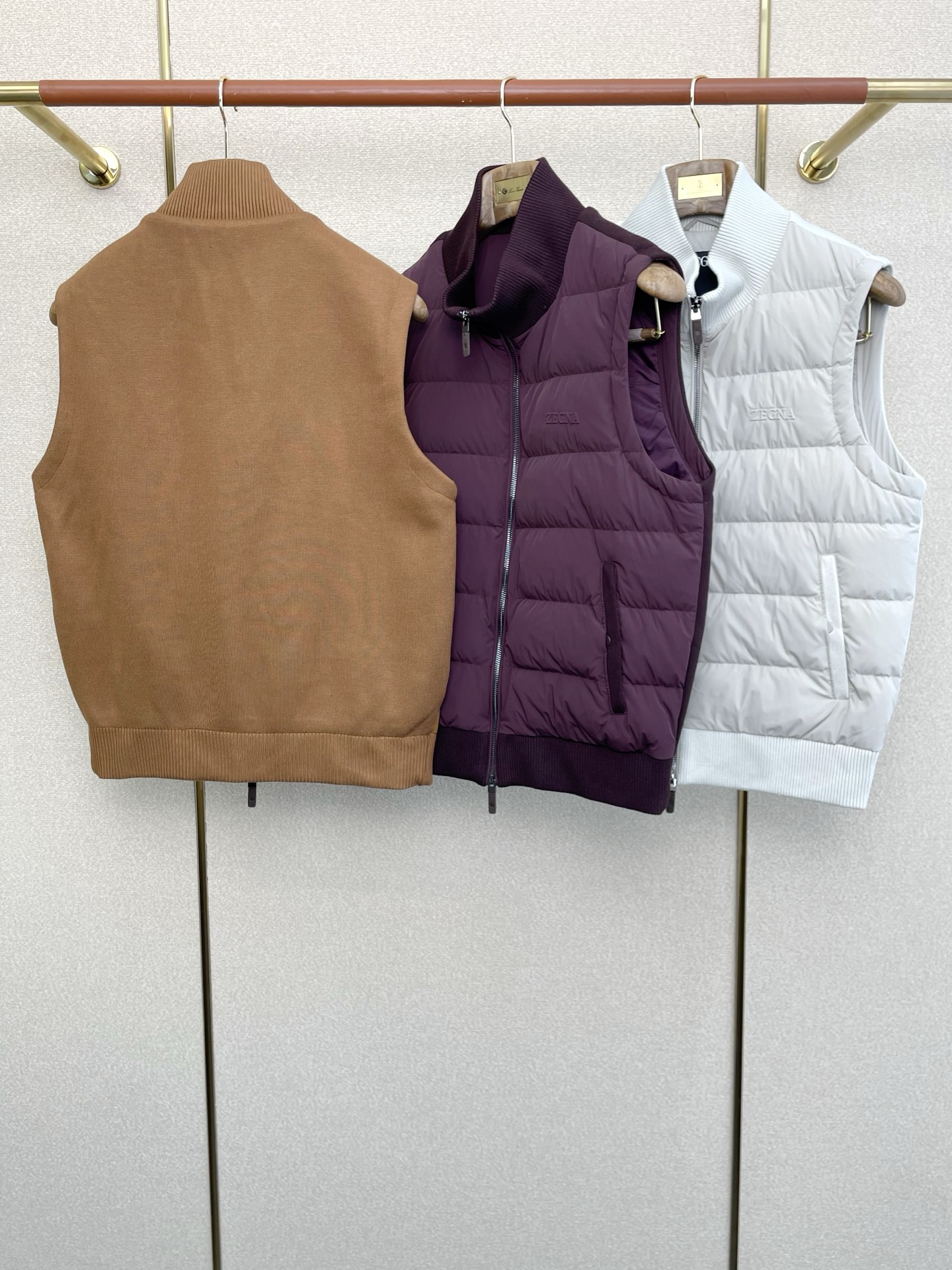 。羽绒服-ZEGNA杰尼亚💥砸锅卖铁都要上的新款！最新时尚羽绒马甲，经典设计感与颜值爆棚的外套，品质更是