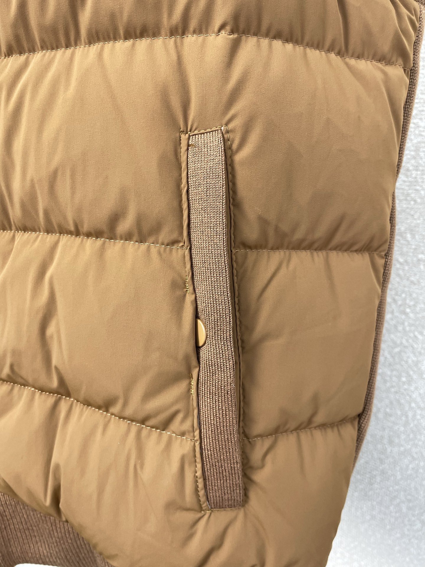 。羽绒服-ZEGNA杰尼亚💥砸锅卖铁都要上的新款！最新时尚羽绒马甲，经典设计感与颜值爆棚的外套，品质更是