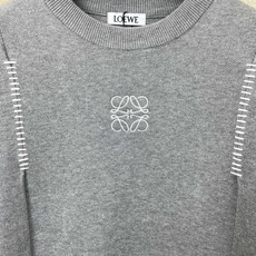 。LOEWE罗意威💥砸锅卖铁都要上的新款!新款原单男士休闲毛衣外套 高端定制 高端版本 时尚百搭爆款⚠️ 。LOEWE罗意威💥砸锅卖铁都要上的新款!新款原单男士休闲毛衣外套 高端定制 高端版本 时尚百搭爆款⚠️