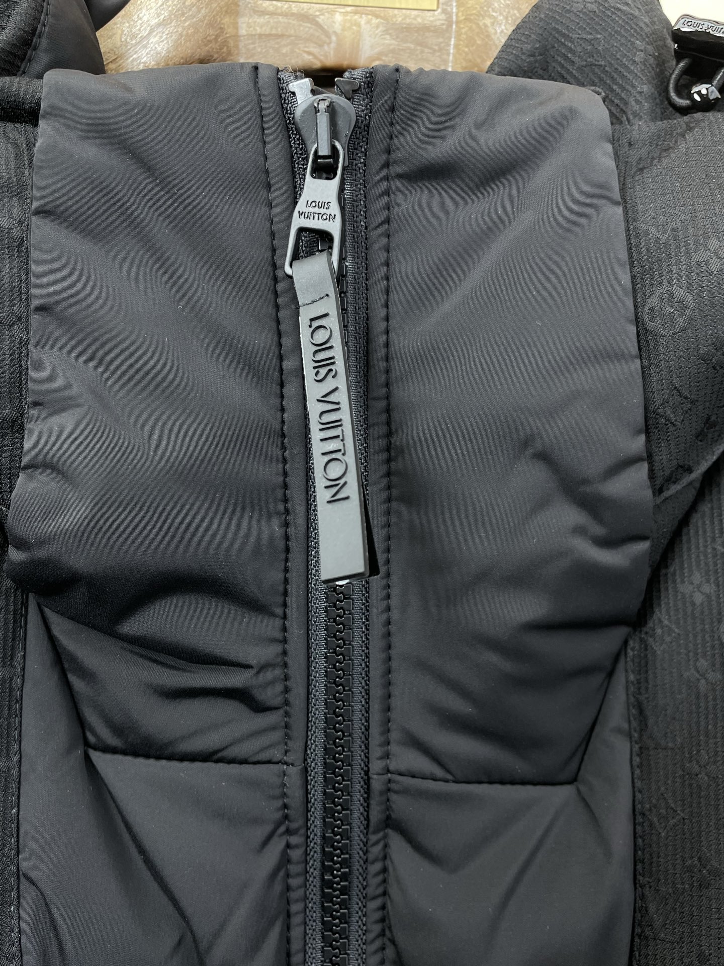 。羽绒服-Louis Vuitton路易威登💥砸锅卖铁都要上的新款！新款羽绒服 贸易公司渠道稀出，降温天